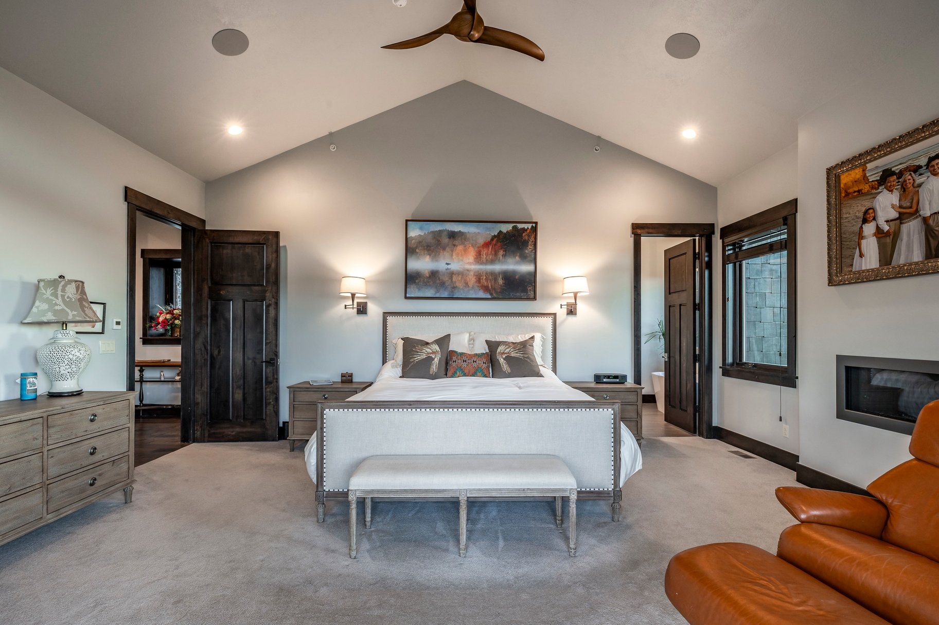  Views, Privacy and Main Level Living in a Gated Community - 物件實景