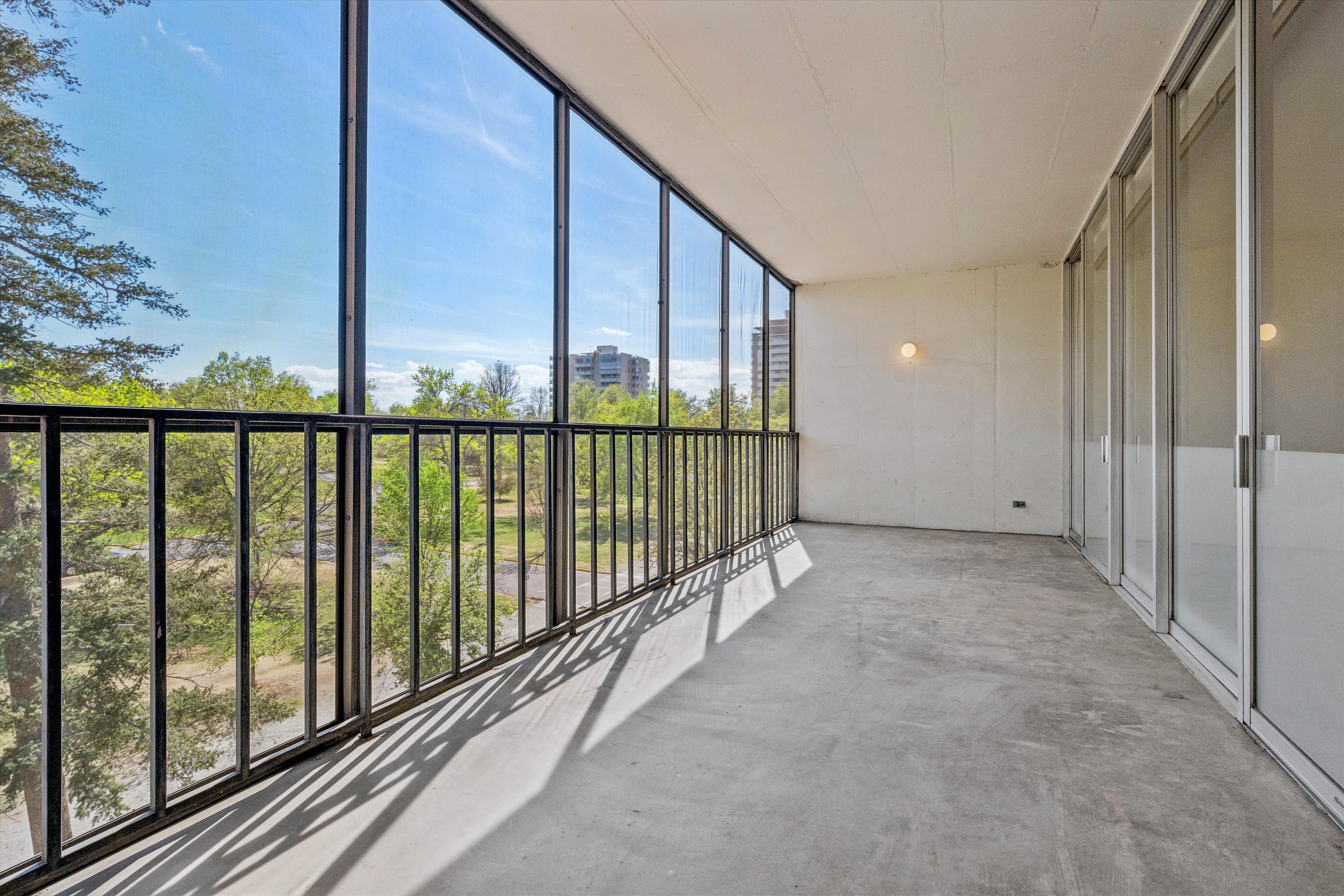 Easy living at Denver’s most iconic mid-century building - 物件實景