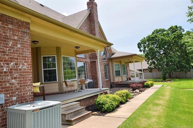 Tahlequah, Oklahoma, 74464, United States, 5 Bedrooms Bedrooms, ,5 BathroomsBathrooms,Residential,For Sale,1977859