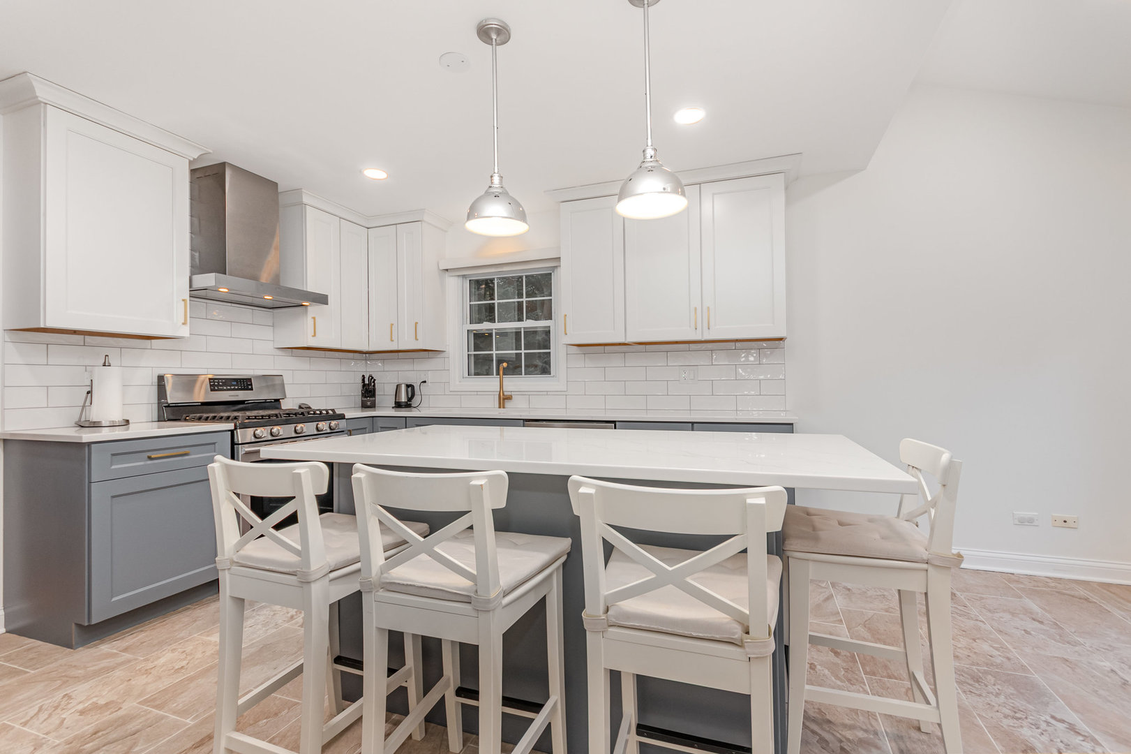 Naperville, Illinois, 60563, United States, 4 Bedrooms Bedrooms, ,3 BathroomsBathrooms,Residential,For Sale,1996780