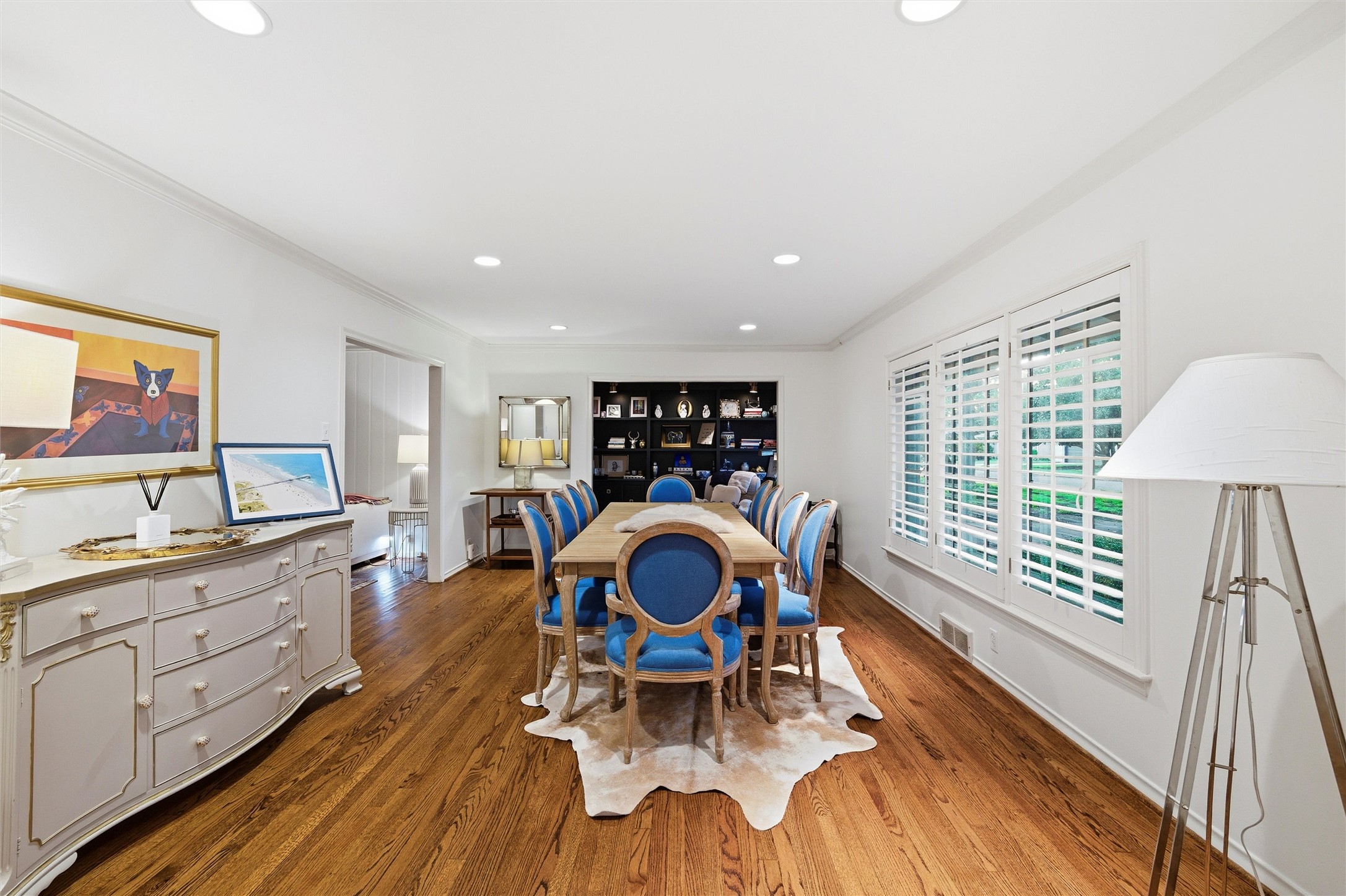 Dallas, Texas, 75214, United States, 3 Bedrooms Bedrooms, ,2 BathroomsBathrooms,Residential,For Sale,1989303