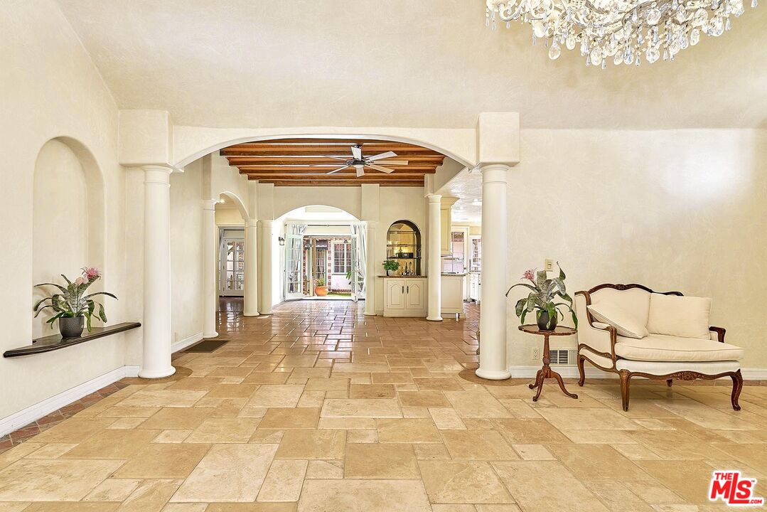 Los Angeles, California, 90004, United States, 4 Bedrooms Bedrooms, ,3 BathroomsBathrooms,Residential,For Sale,1876401