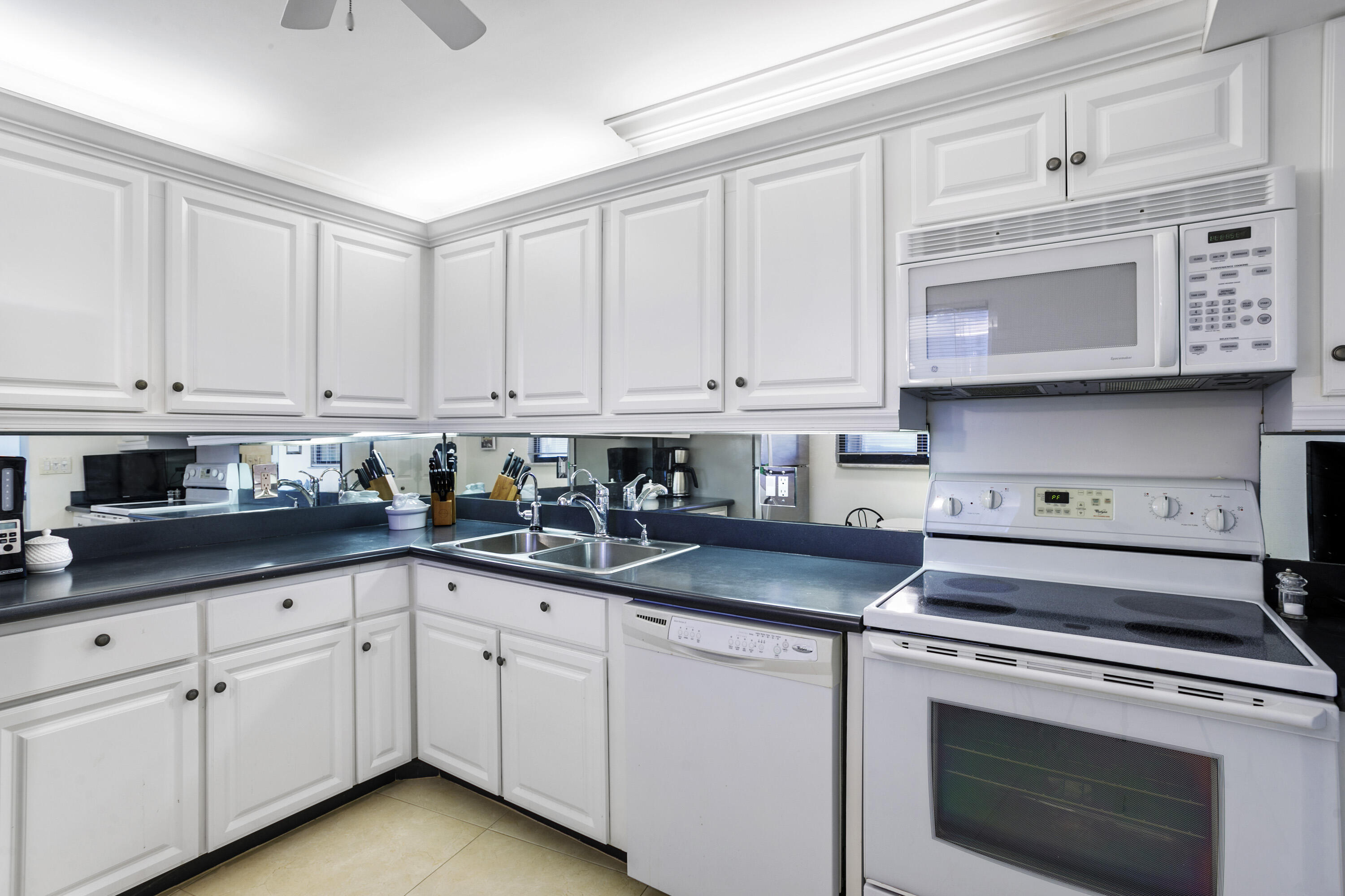 Jupiter, Florida, 33477, United States, 2 Bedrooms Bedrooms, ,2 BathroomsBathrooms,Residential,For Sale,1994922