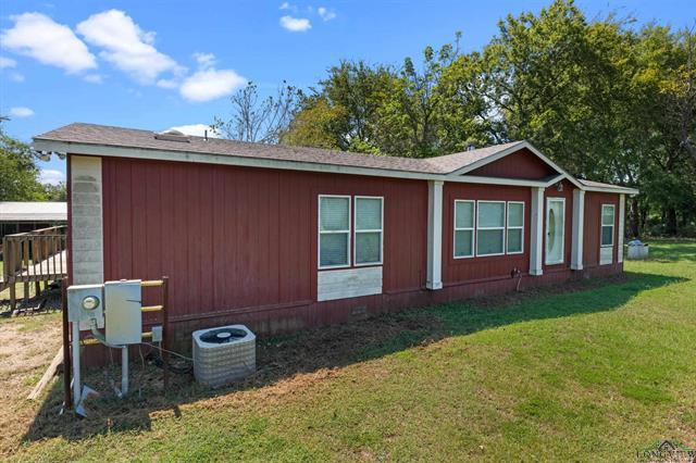 Henderson, Texas, 75652, United States, 3 Bedrooms Bedrooms, ,2 BathroomsBathrooms,Residential,For Sale,1958802