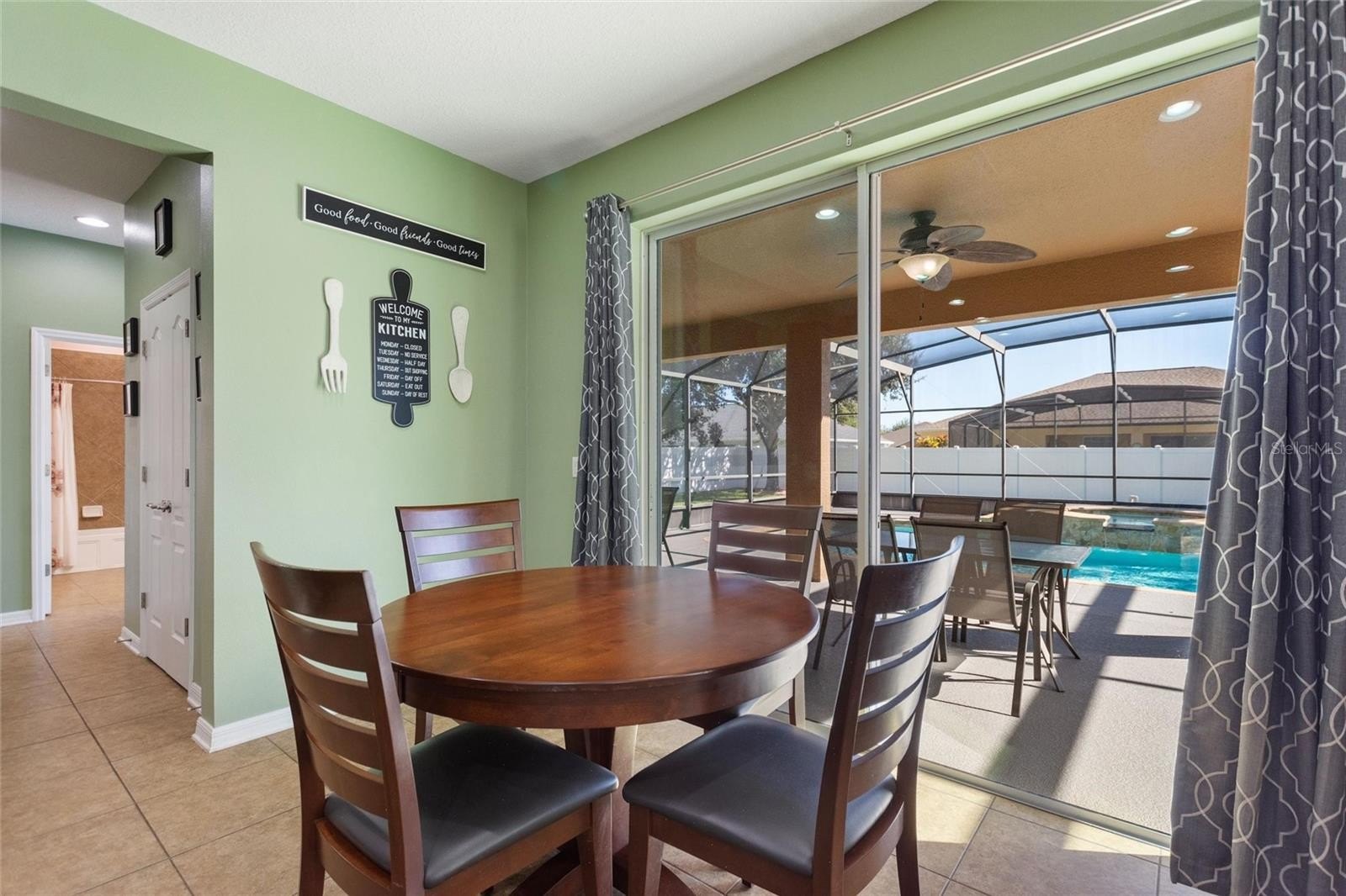 AUBURNDALE, Florida, 33823, United States, 5 Bedrooms Bedrooms, ,5 BathroomsBathrooms,Residential,For Sale,1986097