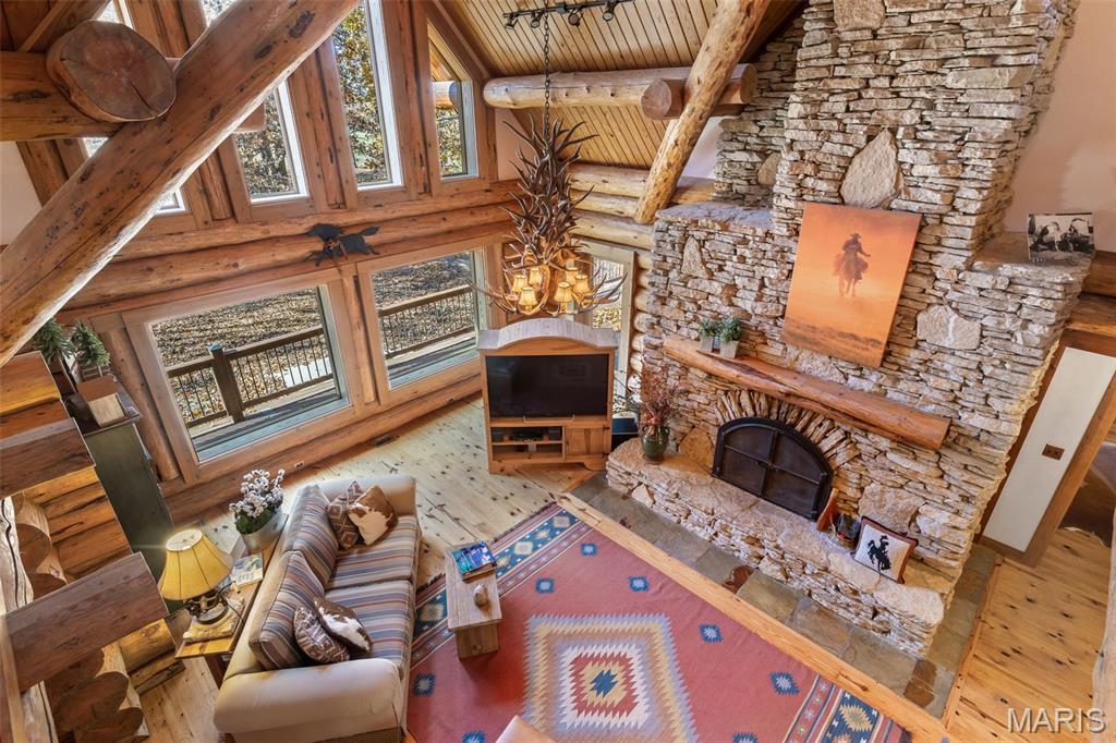 Farmington, Missouri, 63640, United States, 3 Bedrooms Bedrooms, ,4 BathroomsBathrooms,Residential,For Sale,1991980