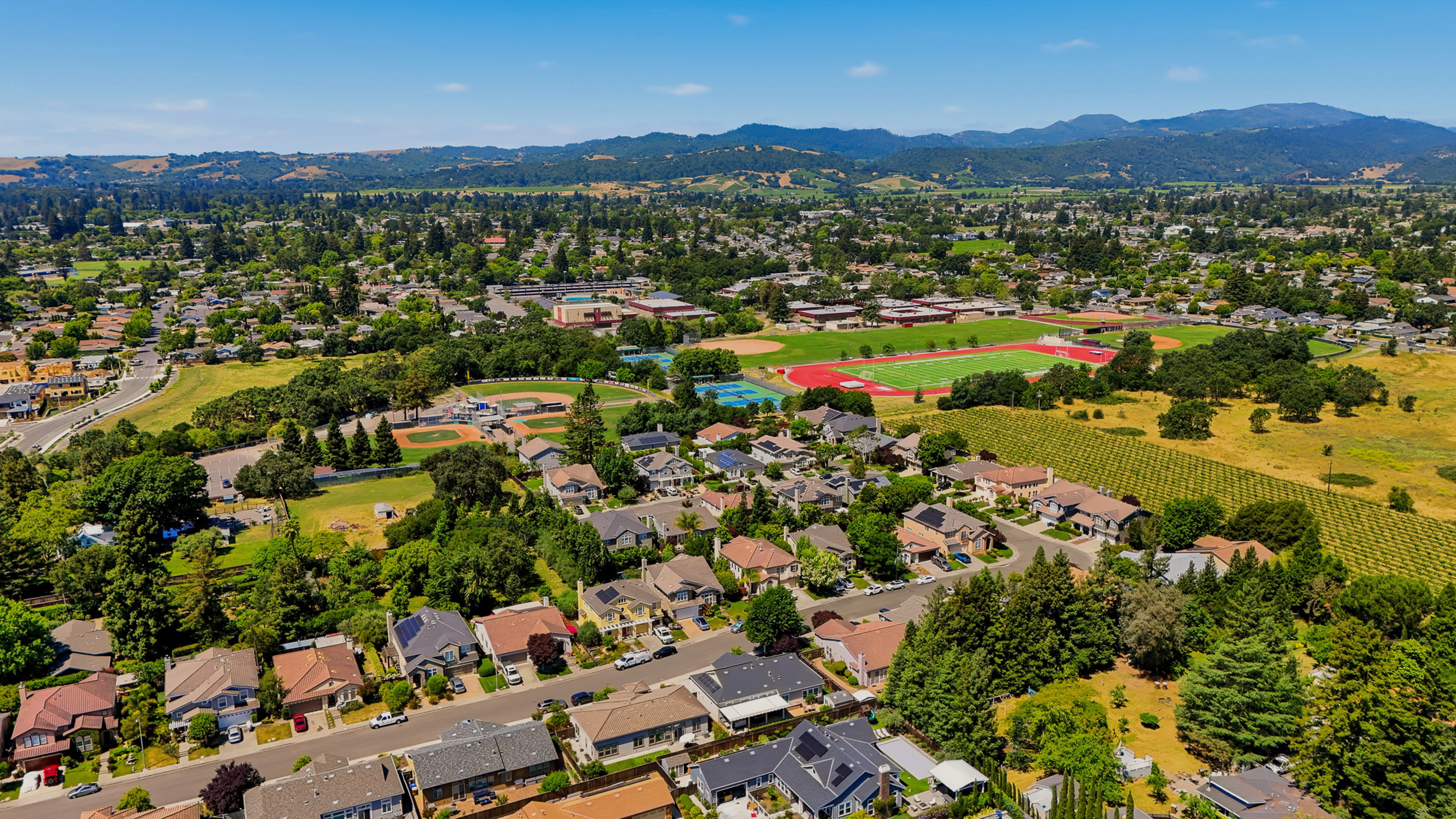  Desirable Newer North Napa Home - 物件實景
