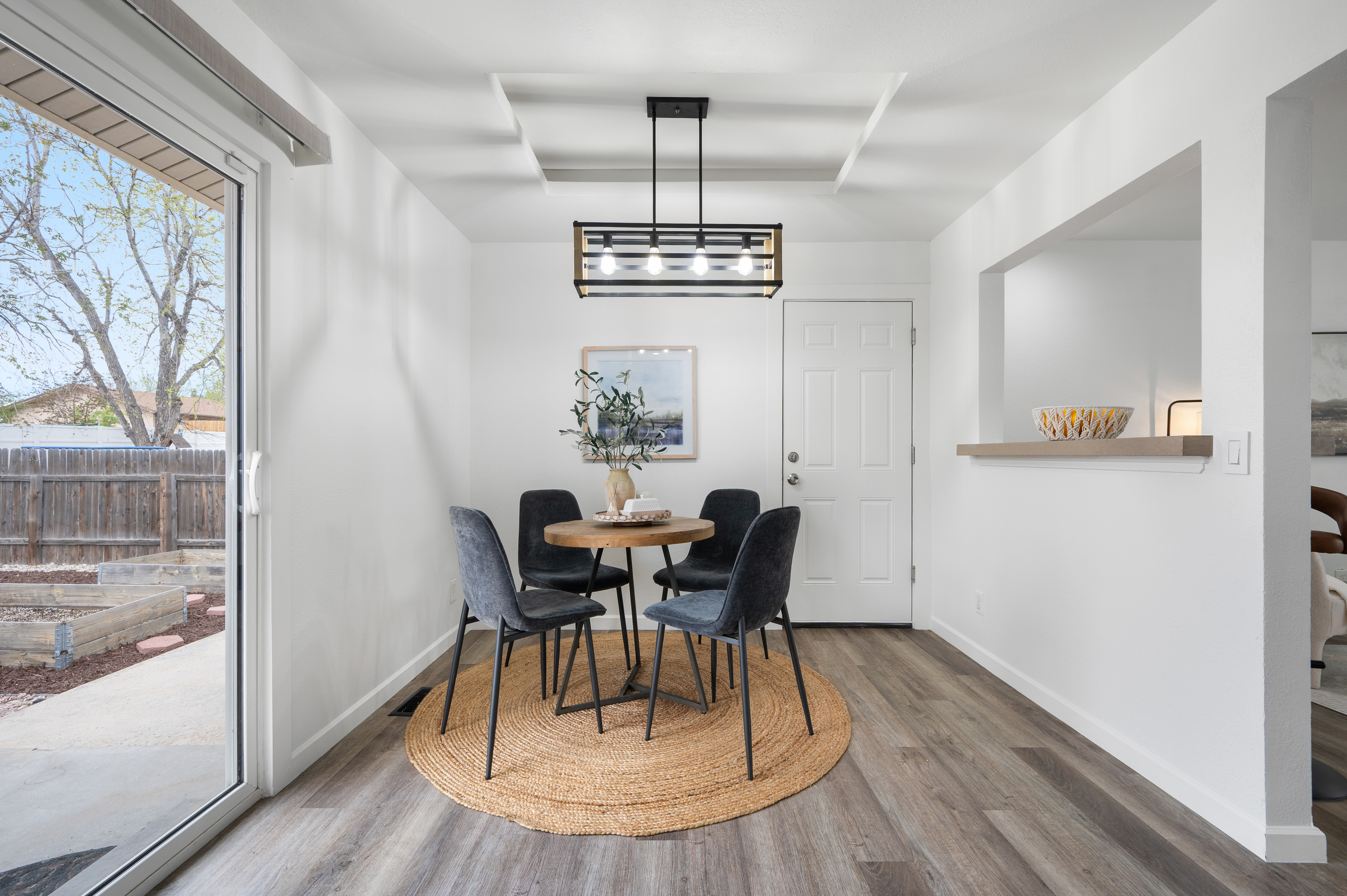  Beautifully Updated Tri-Level Home in Montbello - 物件實景