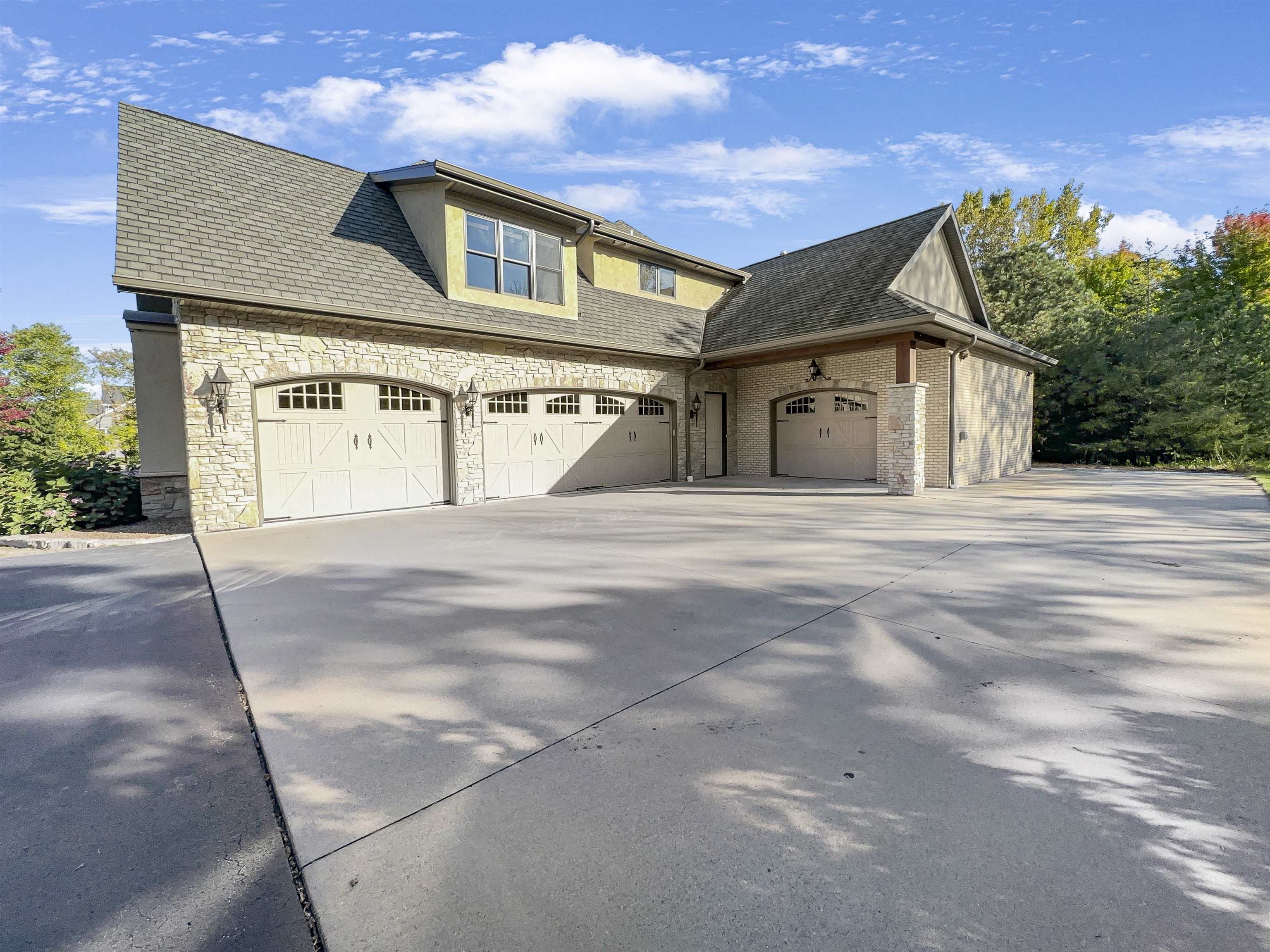 5211 Whitetail Way, Appleton, Wisconsin, 54914, United States, 5 Bedrooms Bedrooms, ,6 BathroomsBathrooms,Residential,For Sale,5211 Whitetail Way,1164448