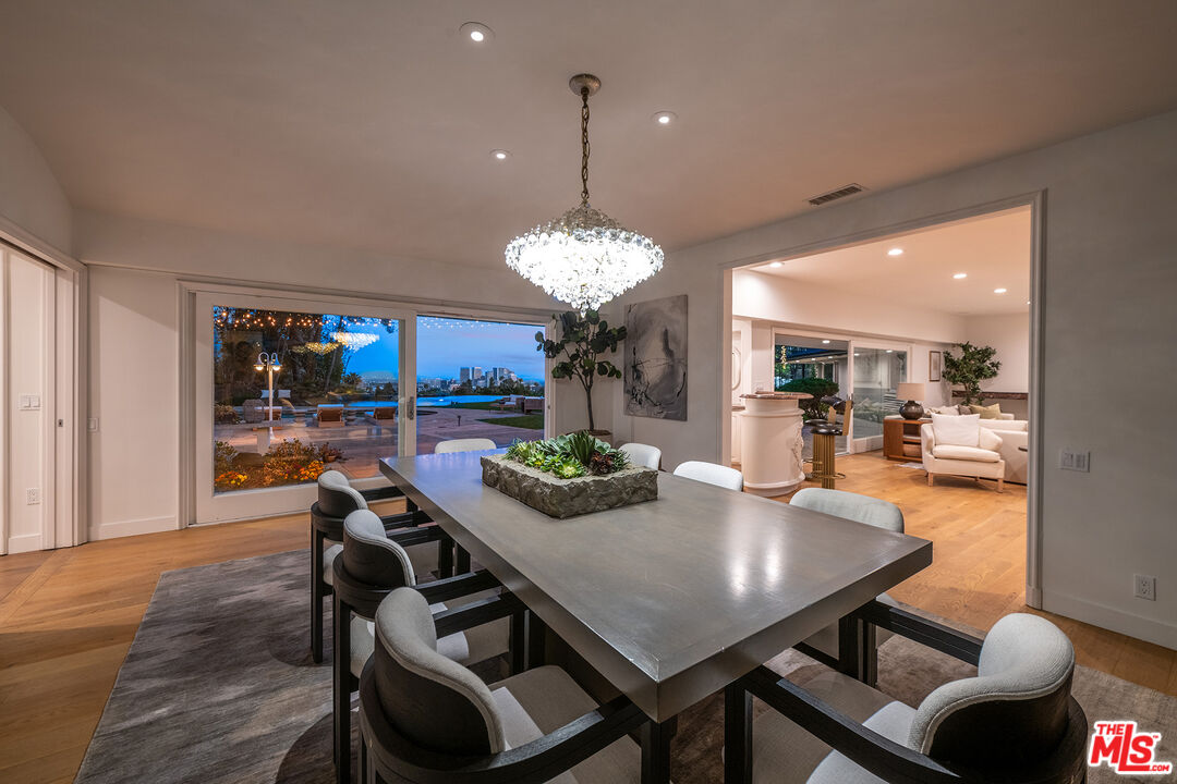 Beverly Hills, California, 90210, United States, 6 Bedrooms Bedrooms, ,6 BathroomsBathrooms,Residential,For Sale,1793530