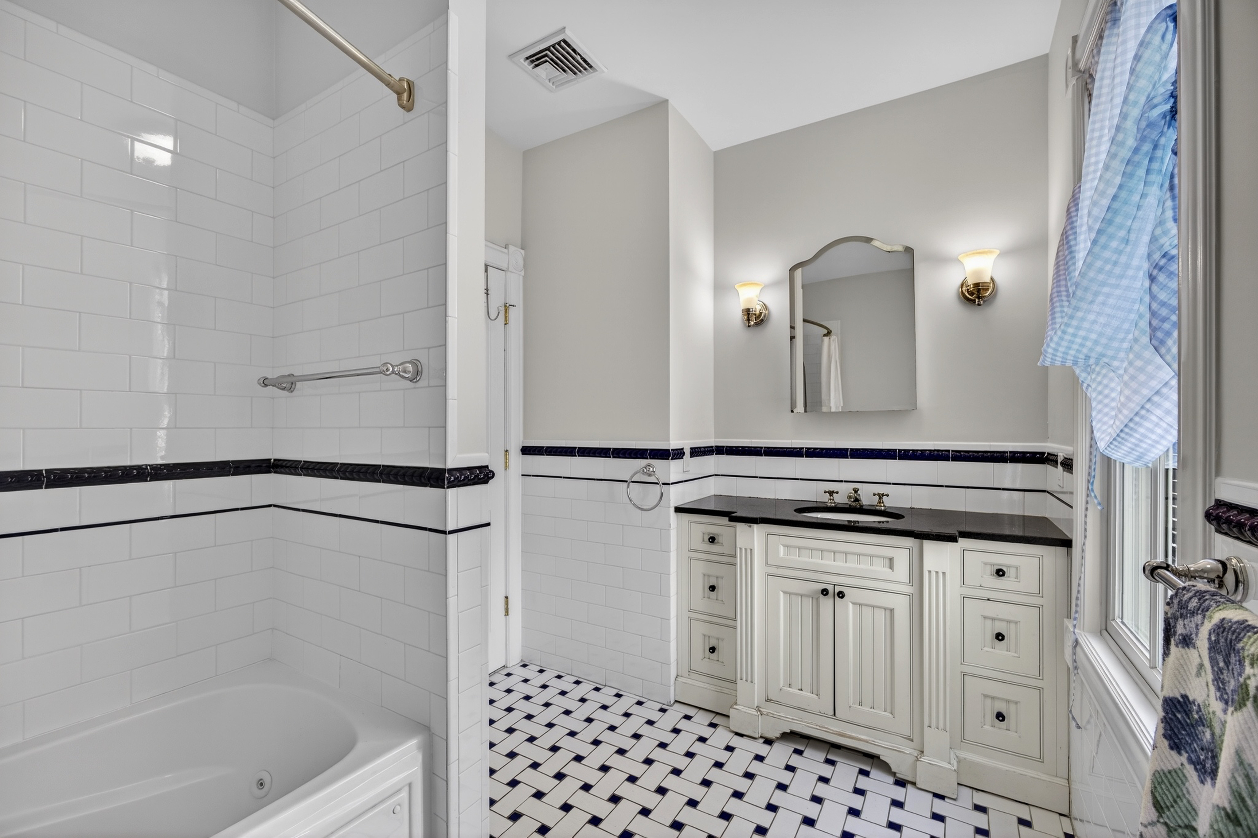  247 Broadway - 物件實景