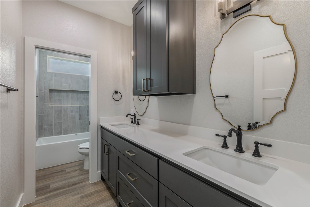 Franklin, Texas, 77856, United States, 4 Bedrooms Bedrooms, ,3 BathroomsBathrooms,Residential,For Sale,1984504