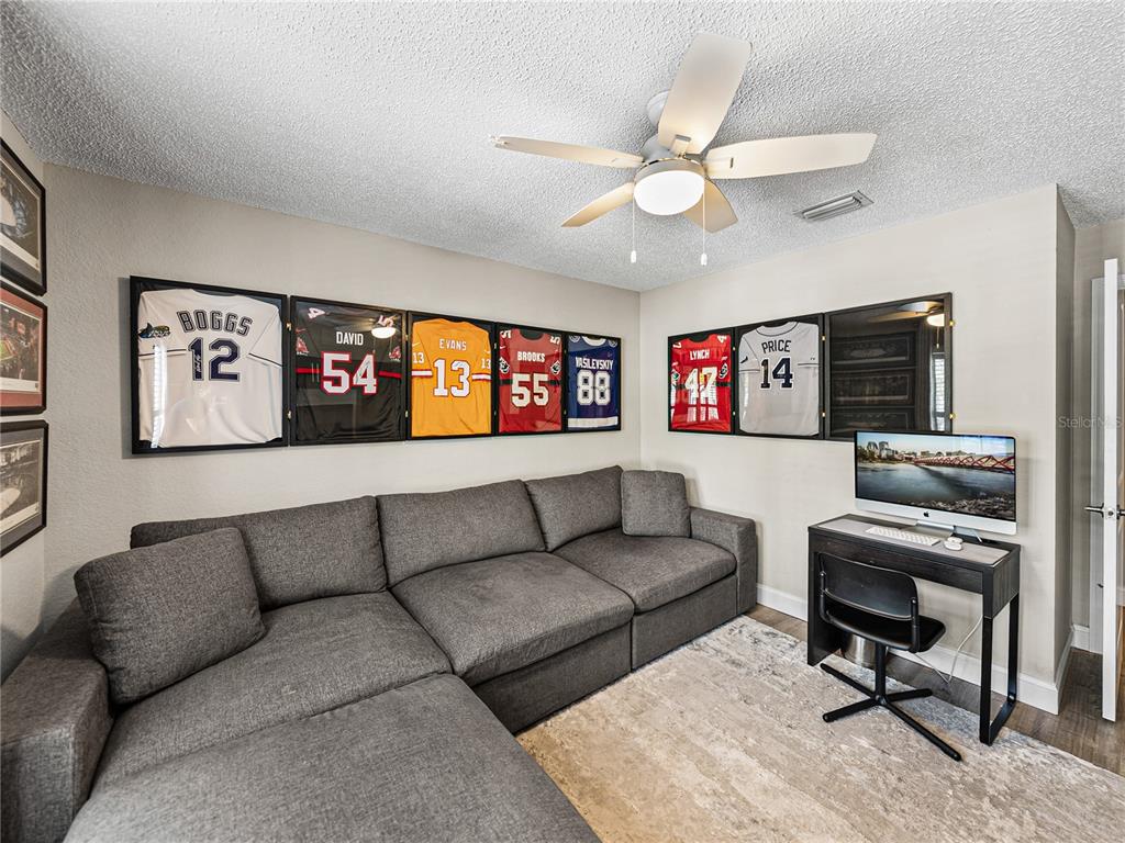 Tampa, Florida, 33602, United States, 3 Bedrooms Bedrooms, ,2 BathroomsBathrooms,Residential,For Sale,1895727