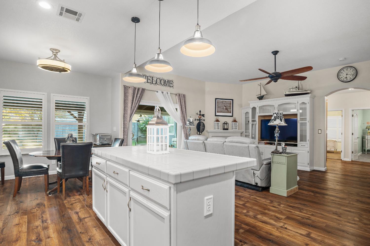 Riverbank, California, 95367, United States, 4 Bedrooms Bedrooms, ,2 BathroomsBathrooms,Residential,For Sale,1976326