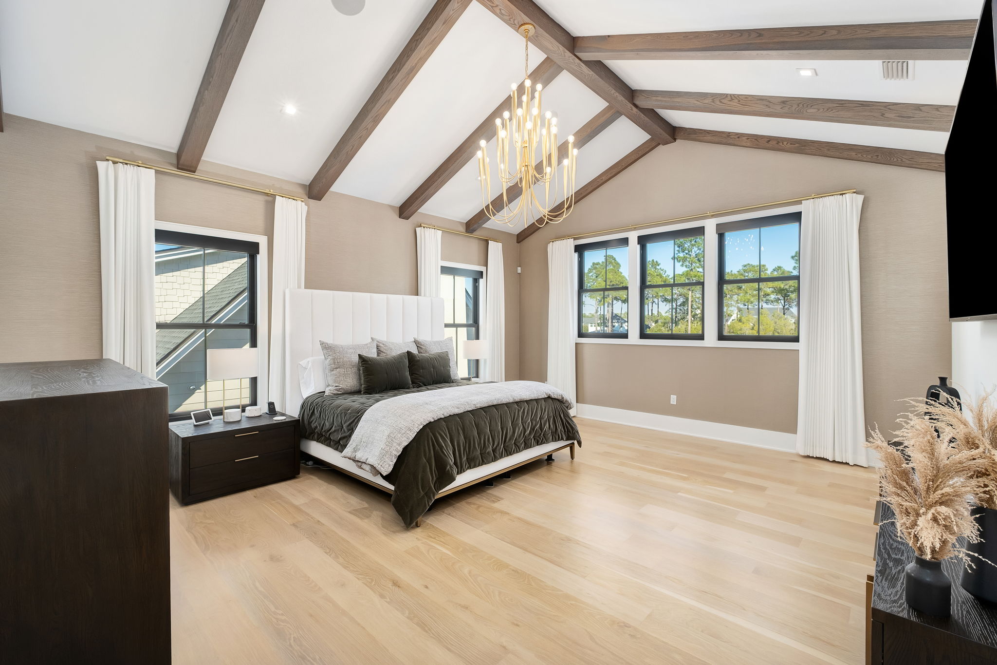 Private Composed Estate With Pond Views, Carriage House And Outdoor Oasis - 物件實景
