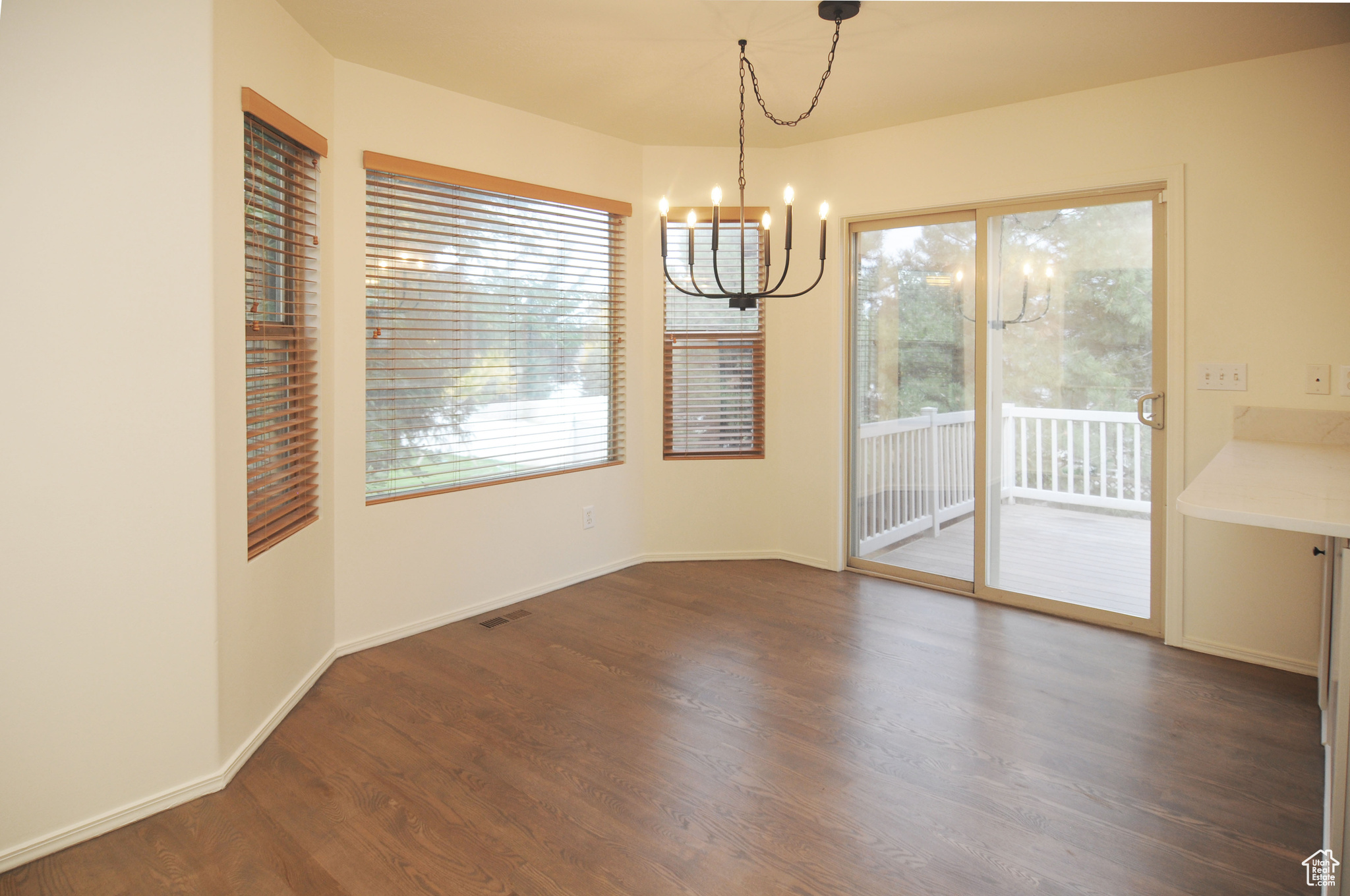 Clinton, Utah, 84015, United States, 4 Bedrooms Bedrooms, ,3 BathroomsBathrooms,Residential,For Sale,1970370