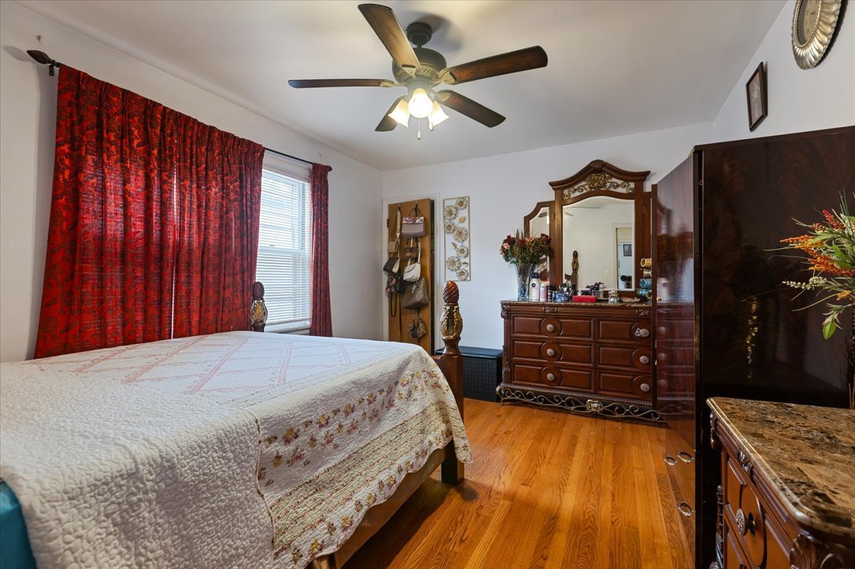 Chicago, Illinois, 60645, United States, 3 Bedrooms Bedrooms, ,3 BathroomsBathrooms,Residential,For Sale,1976245