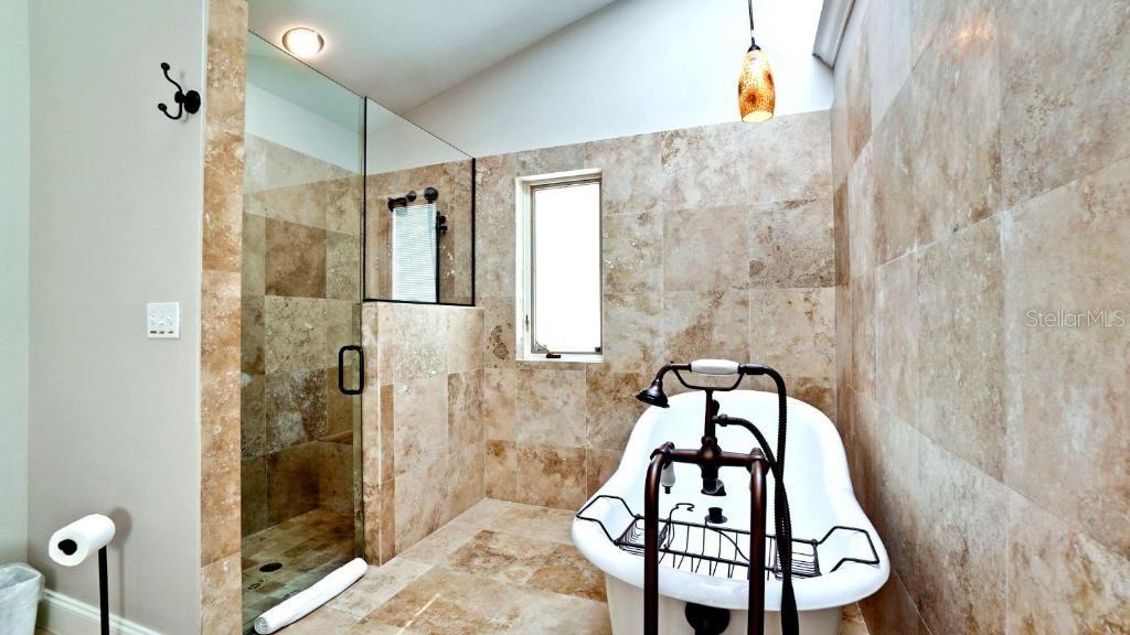 Bradenton, Florida, 34209, United States, 3 Bedrooms Bedrooms, ,4 BathroomsBathrooms,Residential,For Sale,1896605