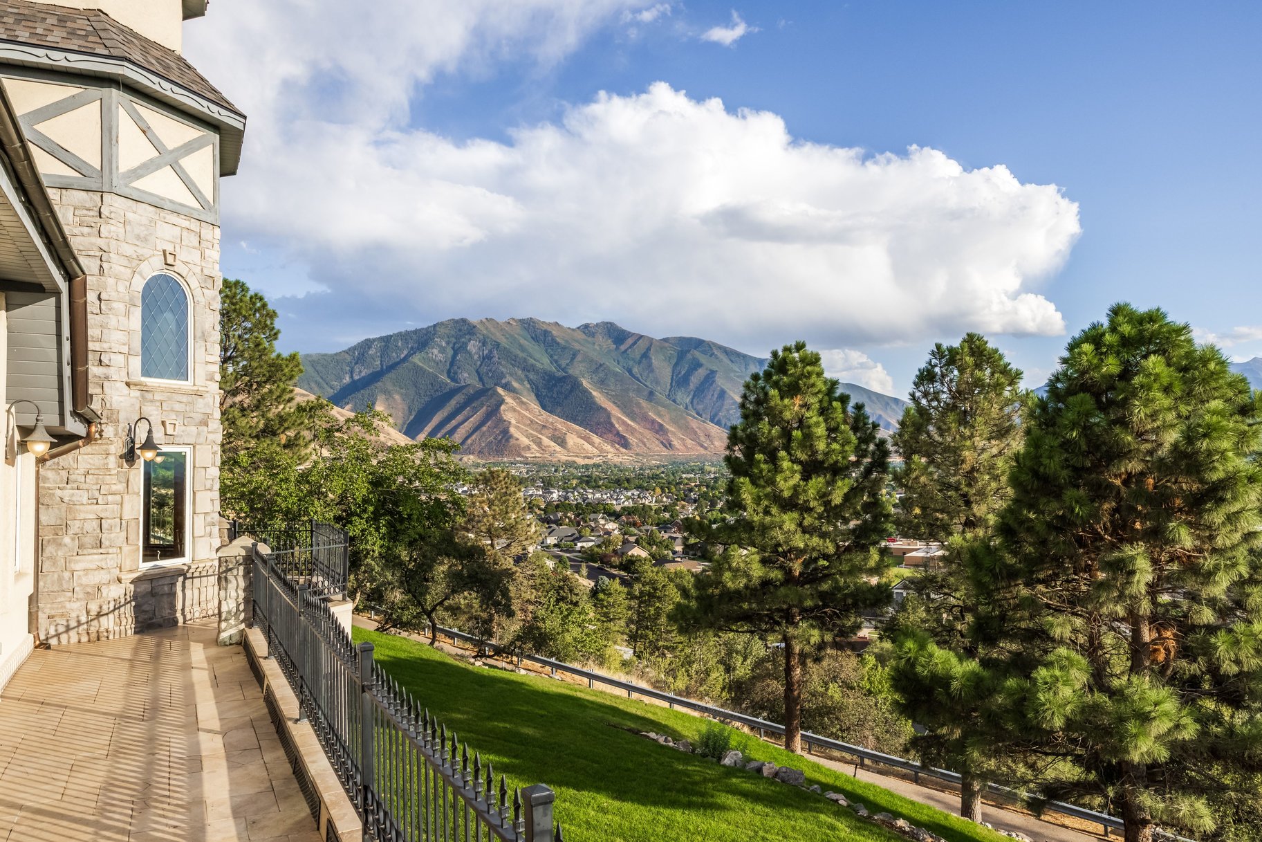  European Estate with Huge Views of the Valley - 物件實景