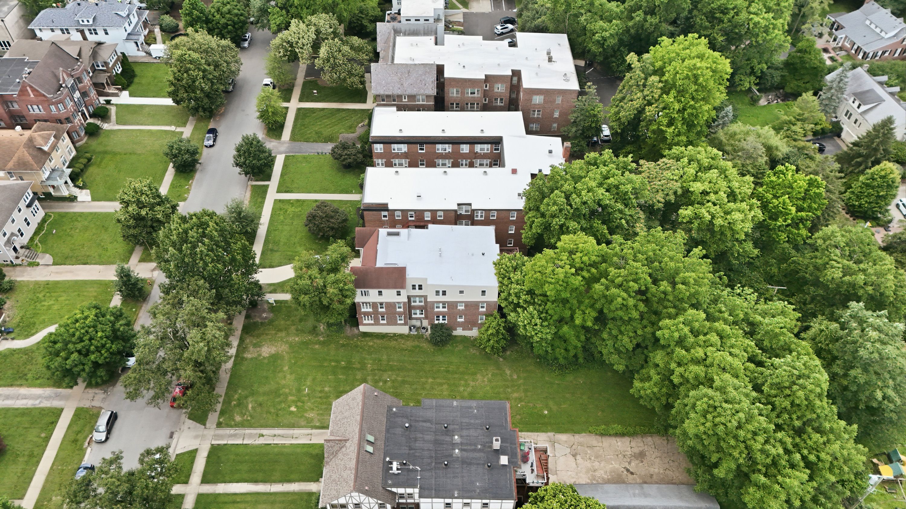  2055 Douglass Boulevard, Louisville, KY 40205 - 物件實景