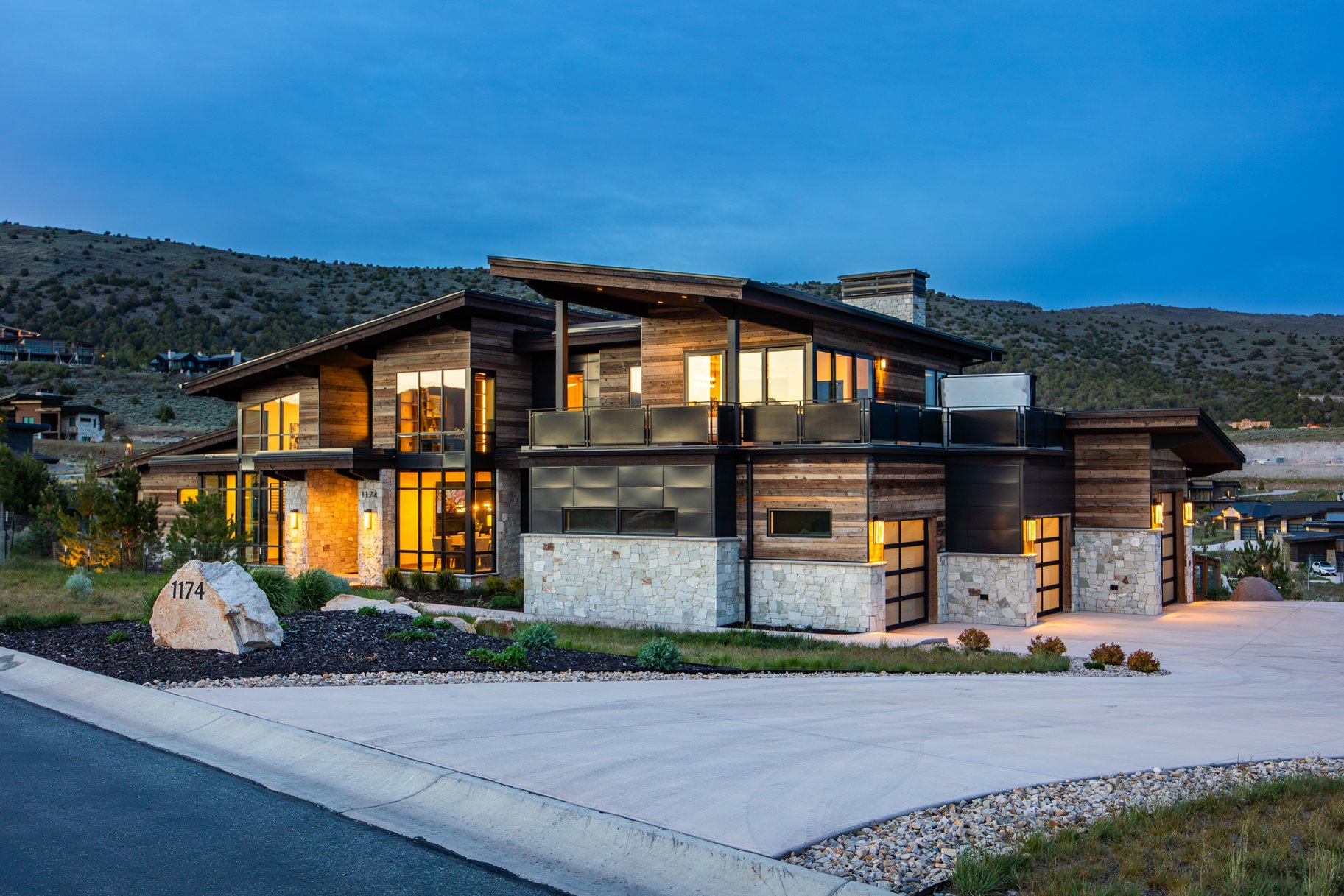  New Mountain Contemporary Home on Rare Double Lot with Timp Views - 物件實景