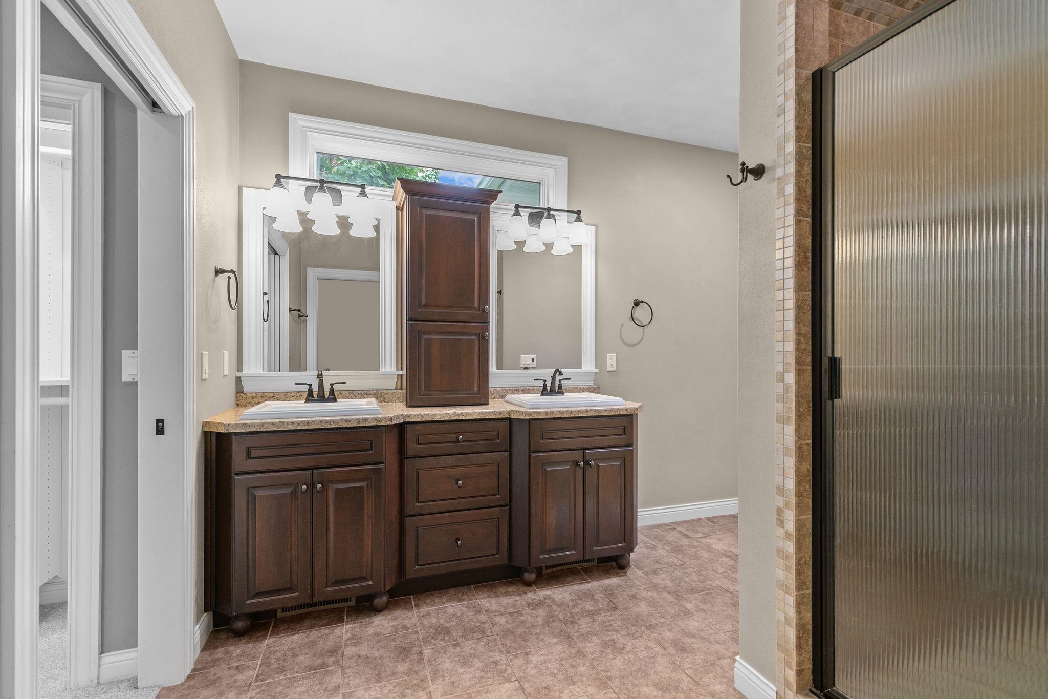 Combined Locks, Wisconsin, 54113, United States, 3 Bedrooms Bedrooms, ,4 BathroomsBathrooms,Residential,For Sale,1976414