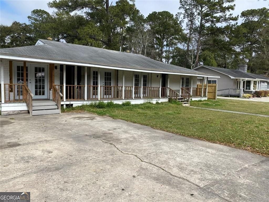 Derenne Ave, Savannah, GA 31405