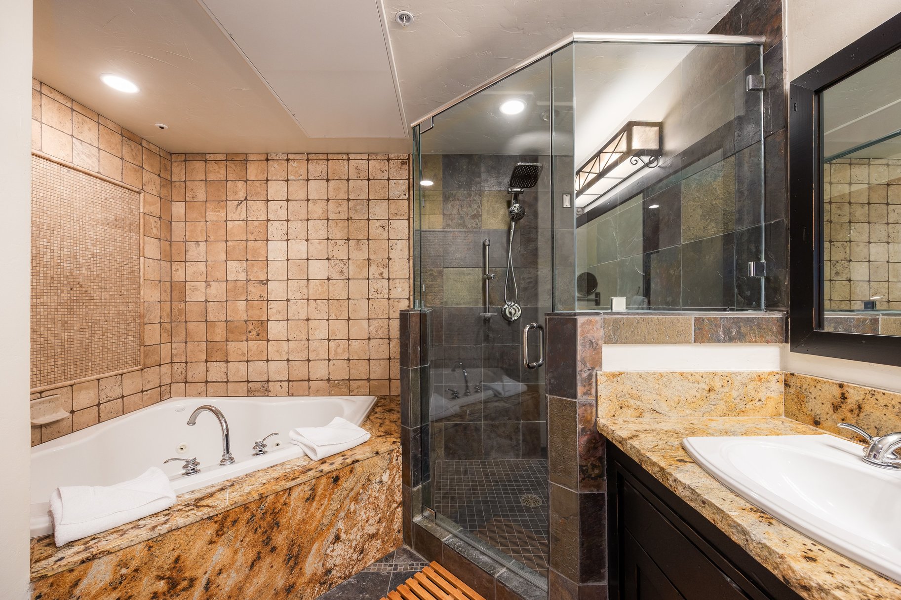  High-touch, 3Bd/4Ba Condotel In Deer Valley Resort