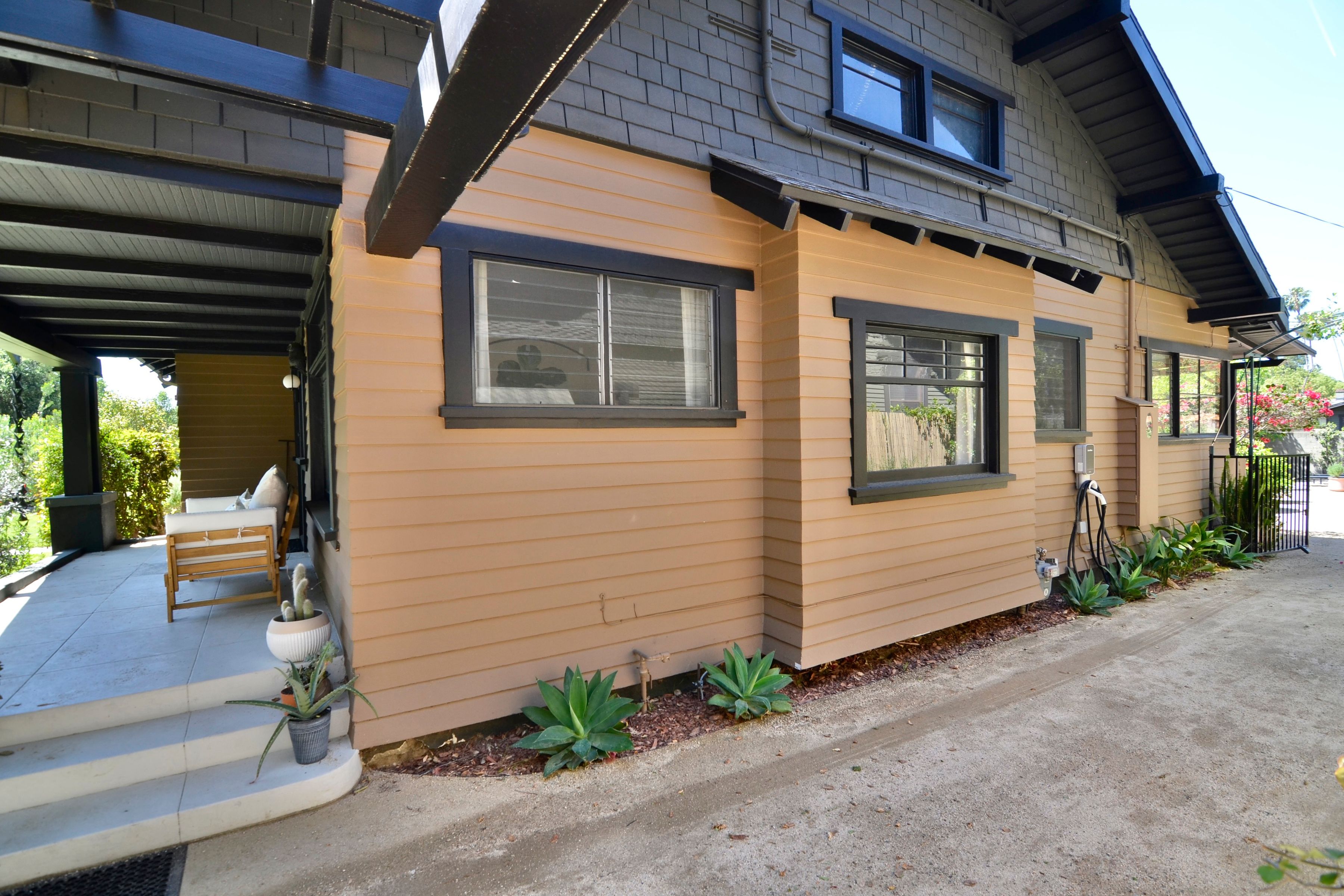  889 North Chester Avenue - 物件實景