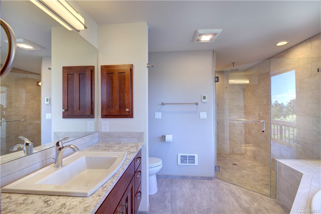 16001 36th Ave NE, Lake Forest Park, Washington, 98155, United States, 2 Bedrooms Bedrooms, ,4 BathroomsBathrooms,Residential,For Sale,16001 36th Ave NE,1621421