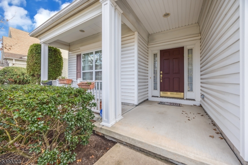 Franklin Twp., New Jersey, 08873, United States, 2 Bedrooms Bedrooms, ,2 BathroomsBathrooms,Residential,For Sale,2003337