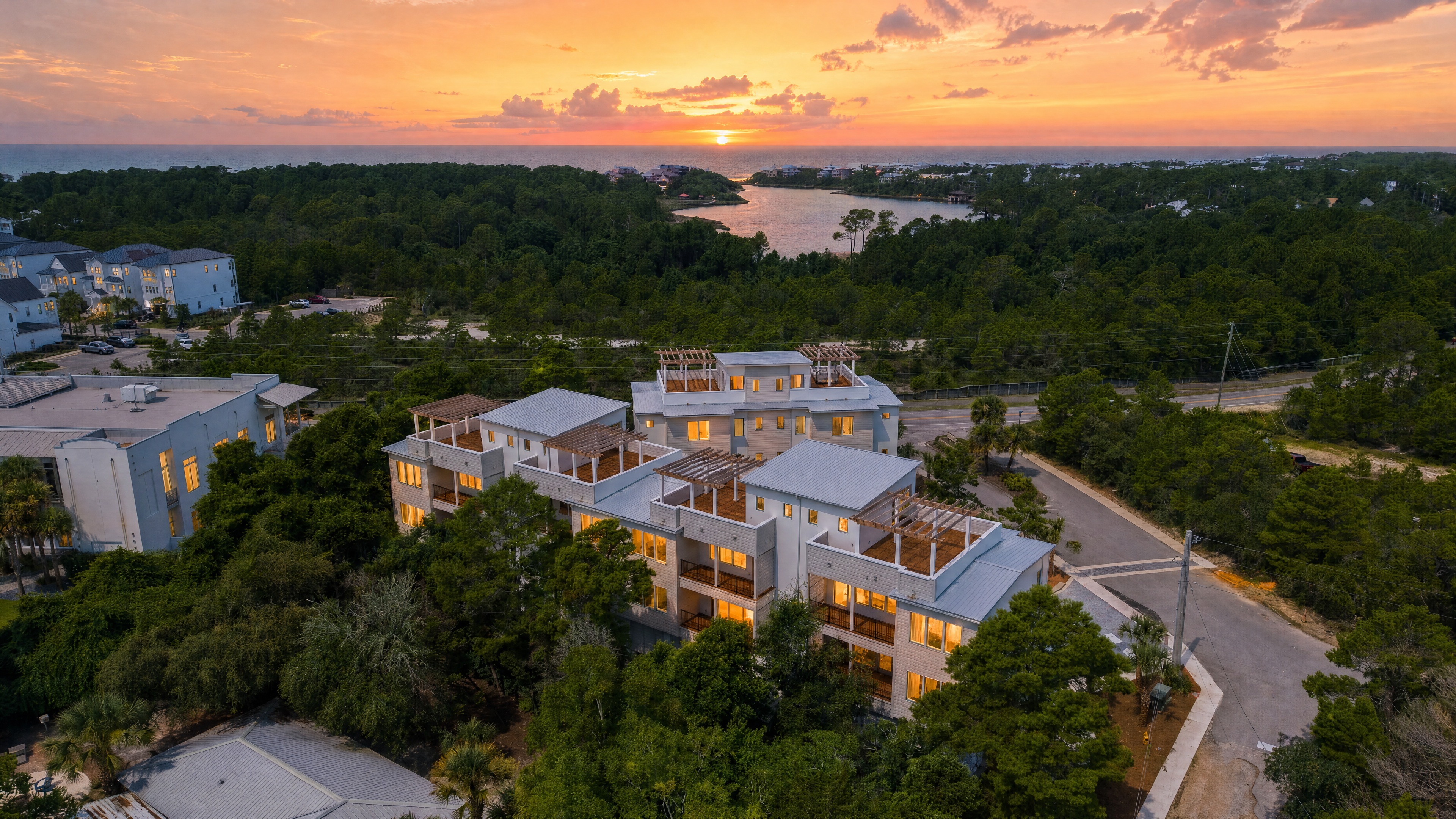  Luxury Townhome with Rooftop Retreat Near Draper Lake and Beach Access - 物件實景