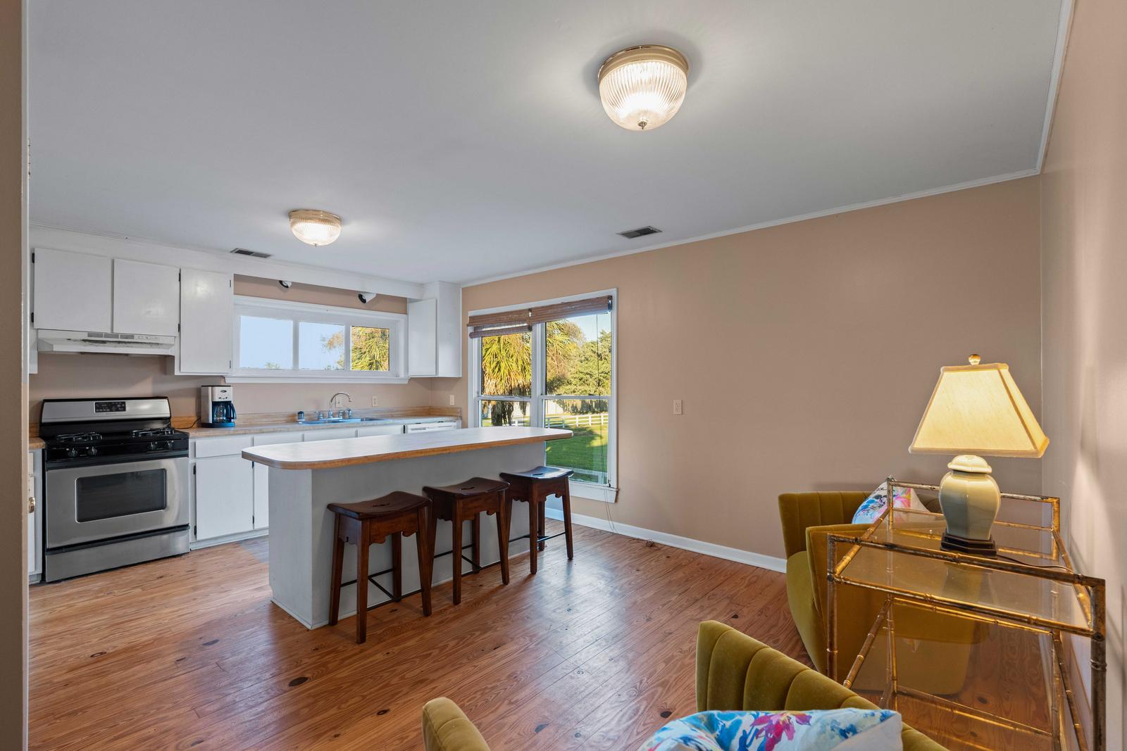 Yemassee, South Carolina, 29945, United States, 6 Bedrooms Bedrooms, ,7 BathroomsBathrooms,Residential,For Sale,1989284