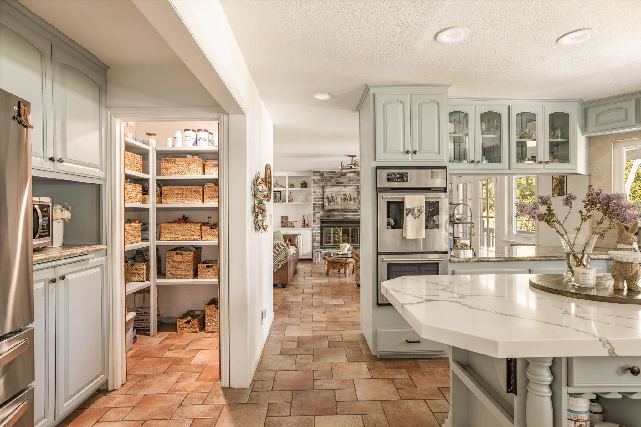  2390 Glenside Lane - 物件實景