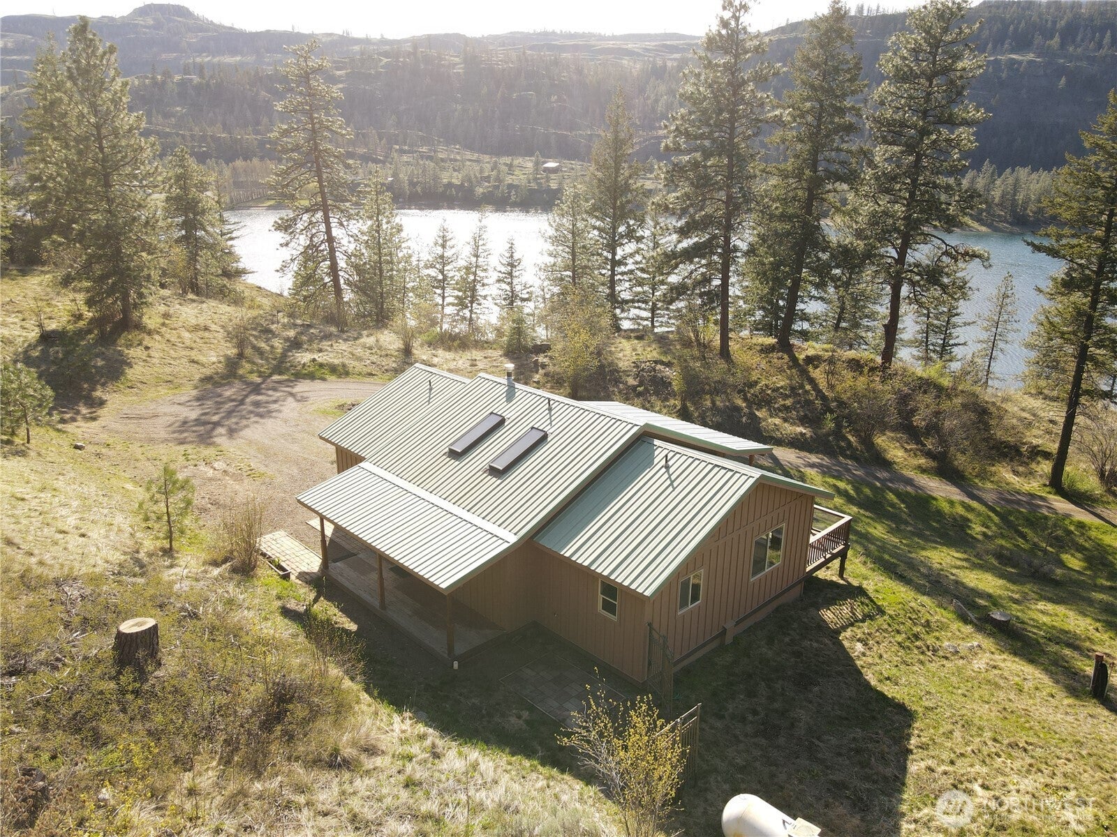 Oroville, Washington, 98844, United States, 2 Bedrooms Bedrooms, ,Residential,For Sale,2001782