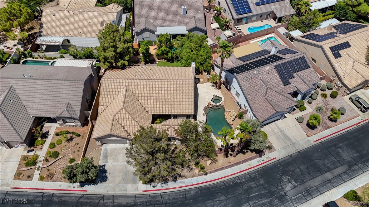 Henderson, Nevada, 89052, United States, 5 Bedrooms Bedrooms, ,2 BathroomsBathrooms,Residential,For Sale,1897207