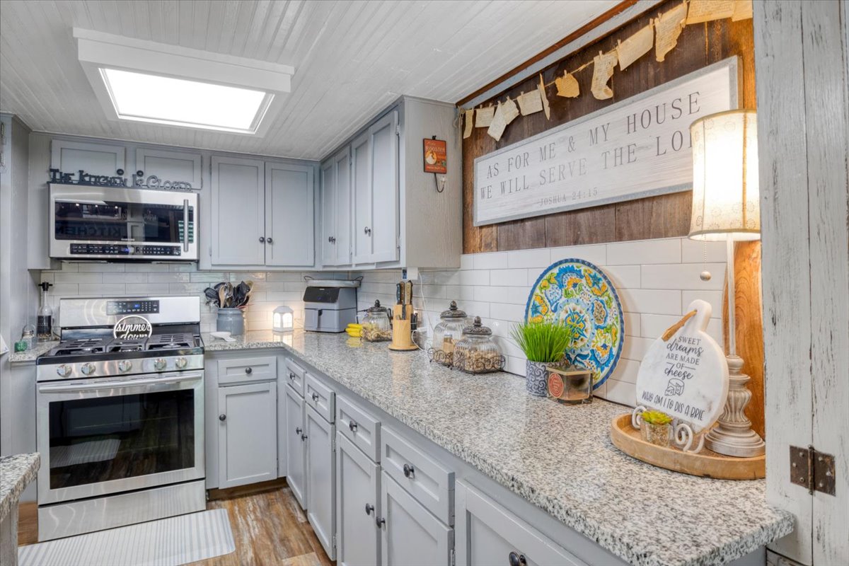 Carthage, Texas, 75633, United States, 5 Bedrooms Bedrooms, ,4 BathroomsBathrooms,Residential,For Sale,1804016