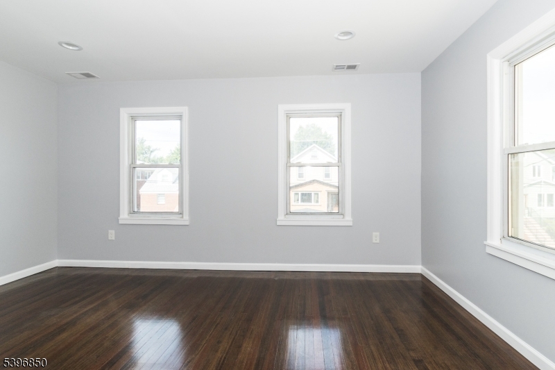 Linden City, New Jersey, 07036, United States, 3 Bedrooms Bedrooms, ,2 BathroomsBathrooms,Residential,For Sale,1991608