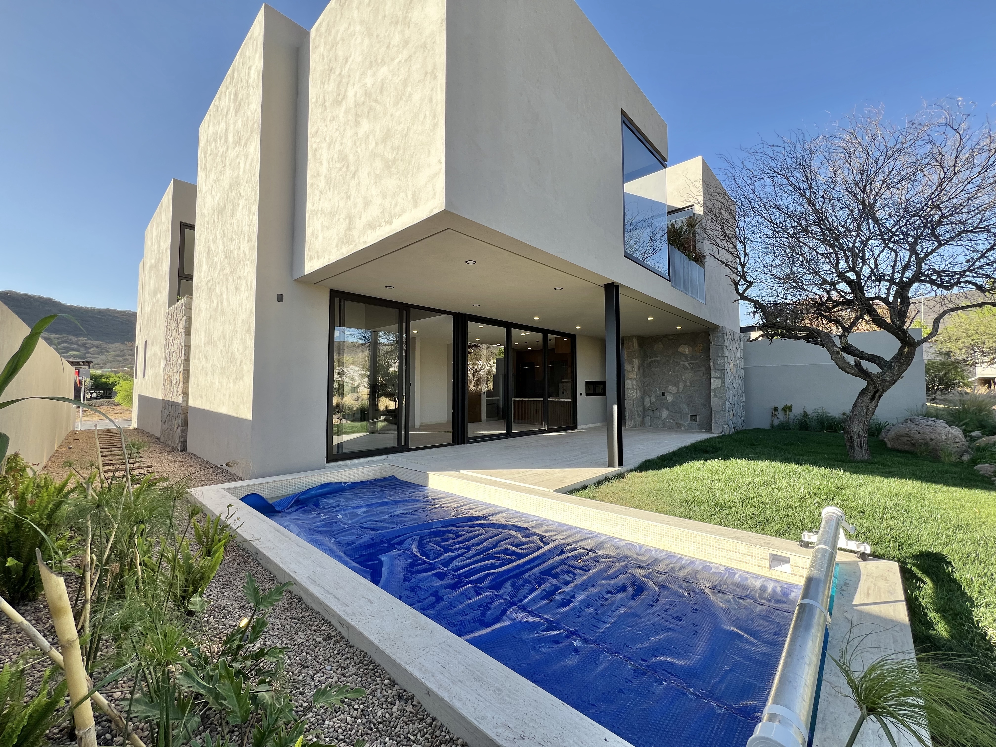 CASA LAGO DOS