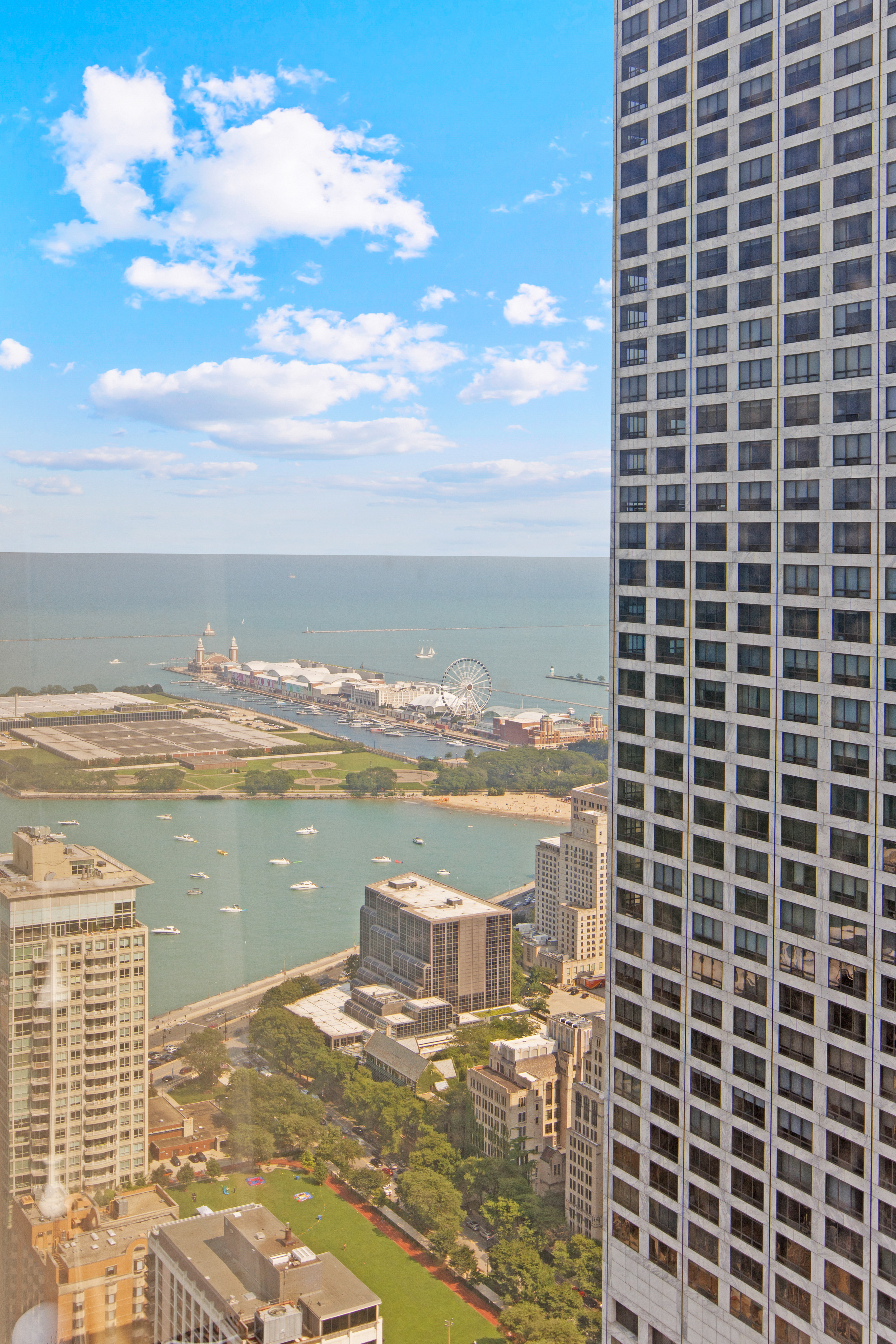  Sunny South-Facing Studio, High Ceilings, Spectacular Views - 物件實景