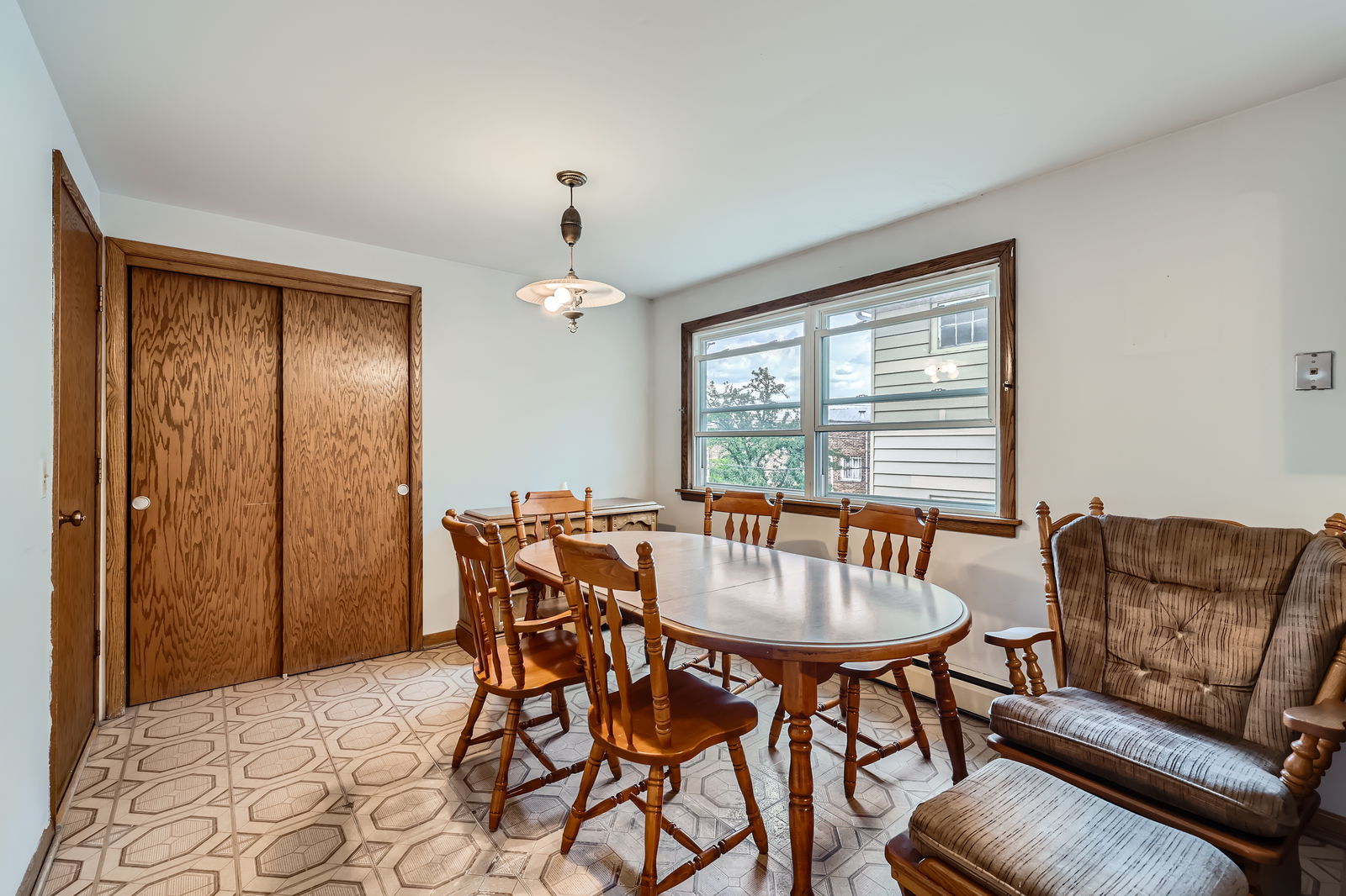 Chicago, Illinois, 60638, United States, 5 Bedrooms Bedrooms, ,Residential,For Sale,1878151
