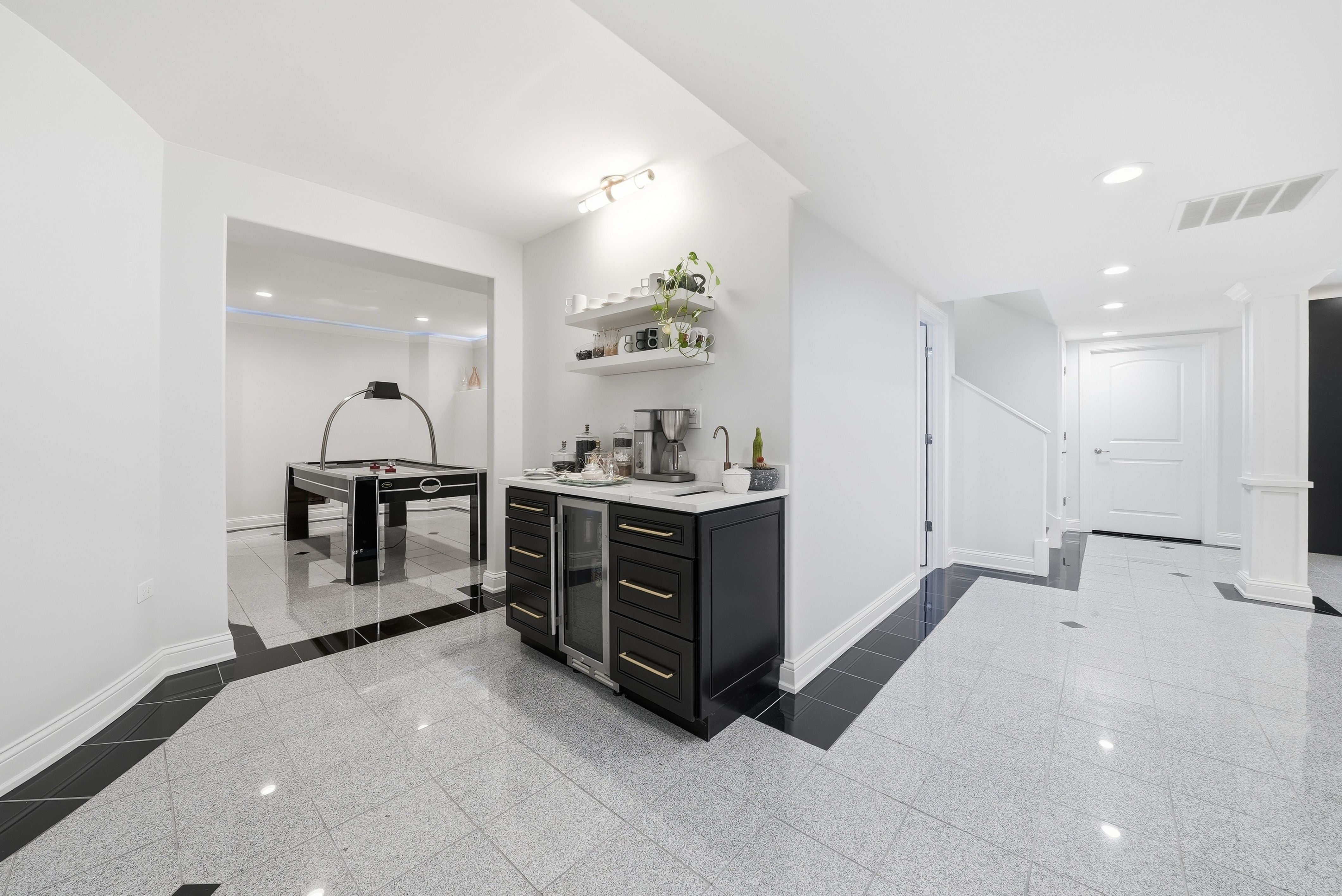 Perfectly Positioned in the Prestigious Golfview Hills Community of Hinsdale - 物件實景