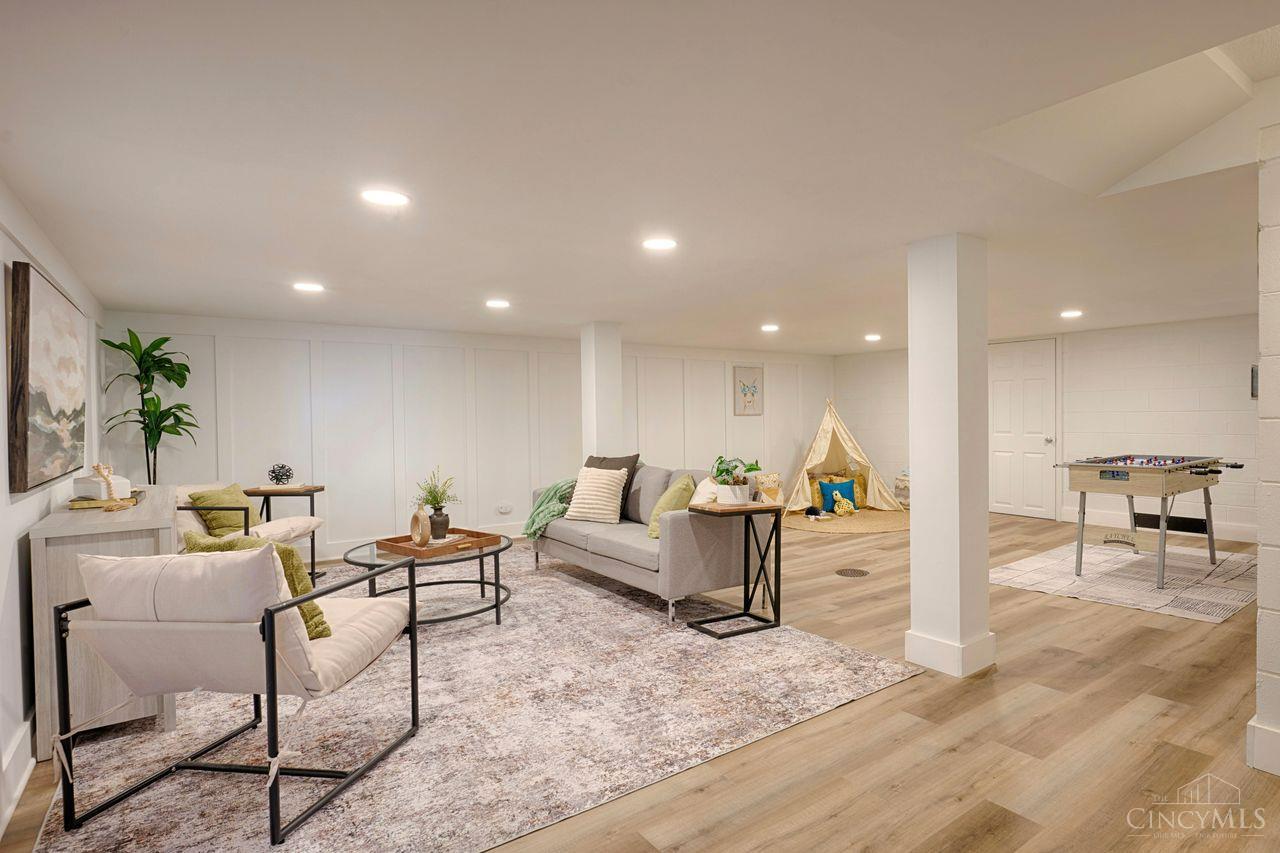 Sycamore Twp, Ohio, 45236, United States, 4 Bedrooms Bedrooms, ,3 BathroomsBathrooms,Residential,For Sale,1966566