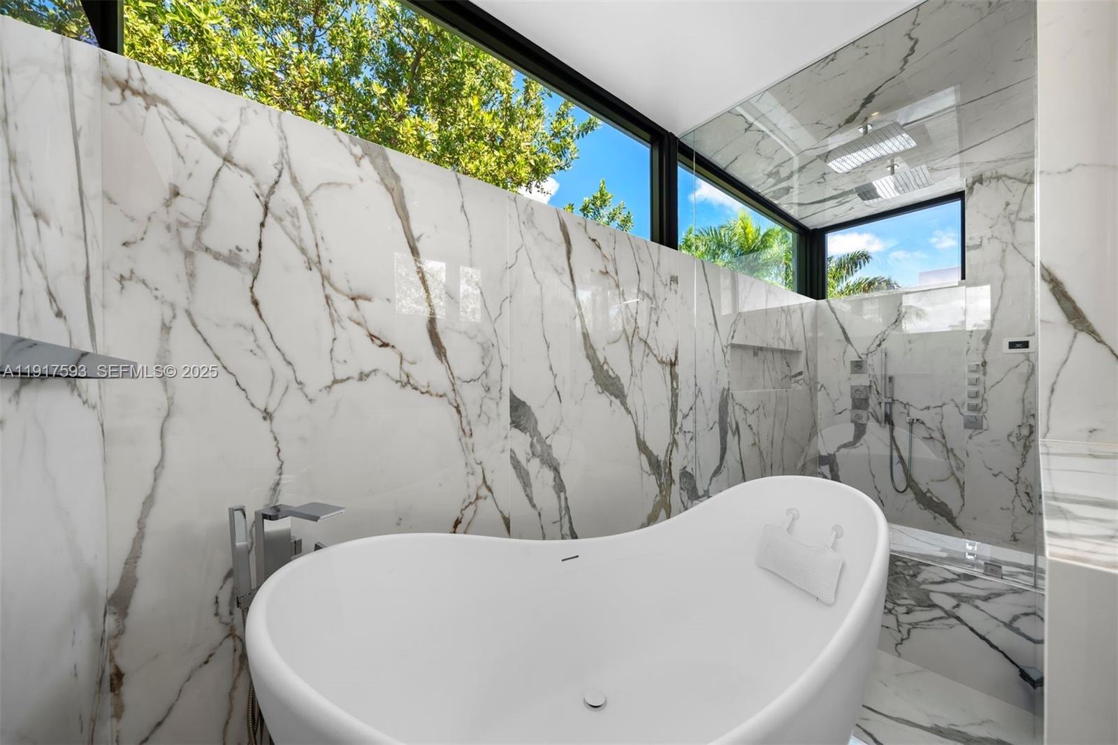 Golden Beach, Florida, 33160, United States, 6 Bedrooms Bedrooms, ,7 BathroomsBathrooms,Residential,For Sale,2000920