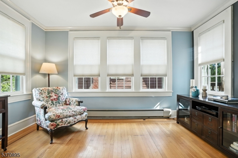 Maplewood Twp., New Jersey, 07040, United States, 4 Bedrooms Bedrooms, ,3 BathroomsBathrooms,Residential,For Sale,1940920