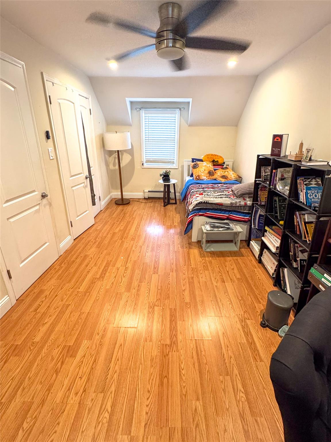 Lindenhurst, New York, 11757, United States, 3 Bedrooms Bedrooms, ,2 BathroomsBathrooms,Residential,For Sale,1921759