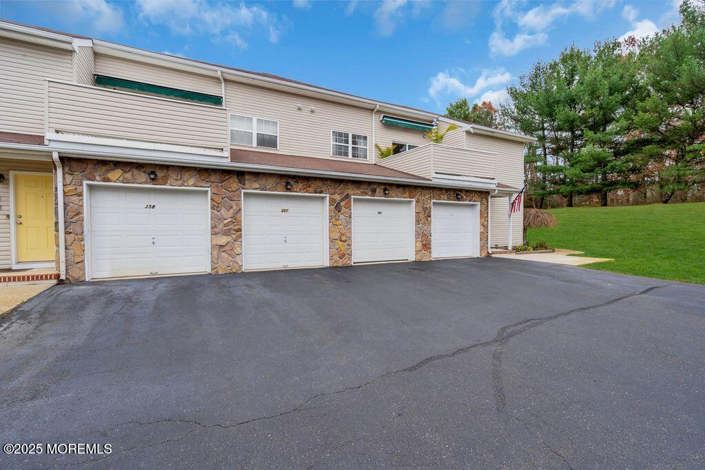 Wall, New Jersey, 07719, United States, 2 Bedrooms Bedrooms, ,2 BathroomsBathrooms,Residential,For Sale,1992895