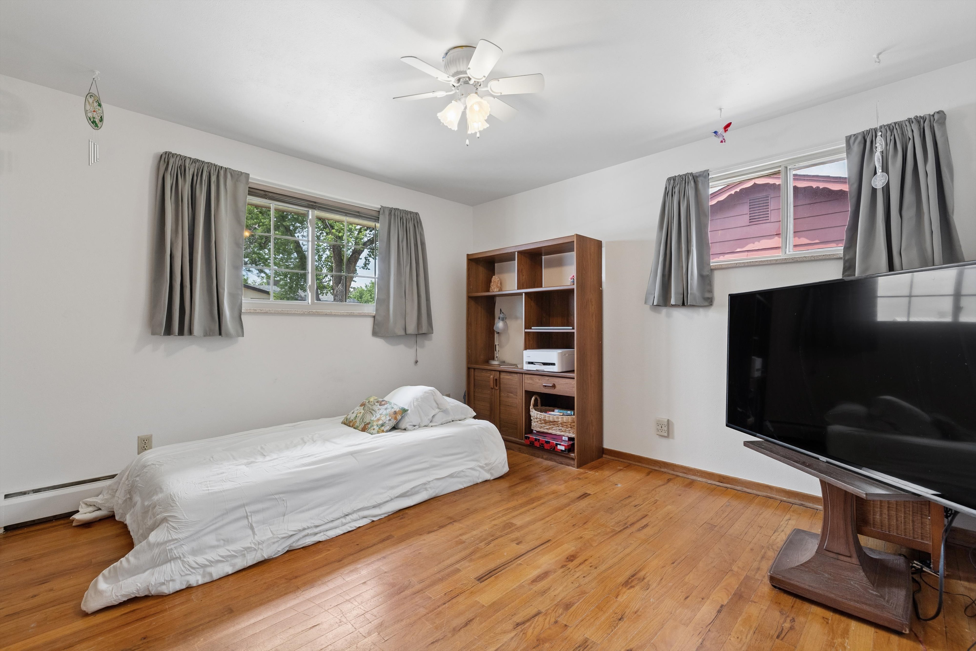  Charming brick ranch; inviting outdoor spaces, thoughtful interior updates - 物件實景
