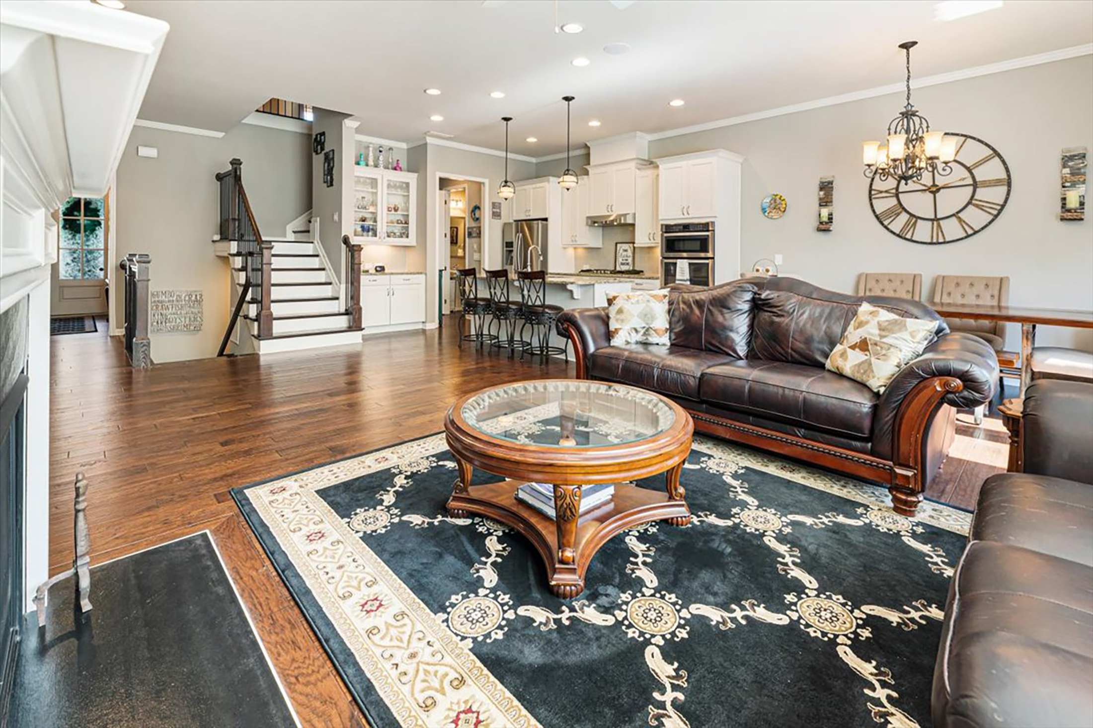  Beautifully Maintained Townhome in Gated Community - 物件實景