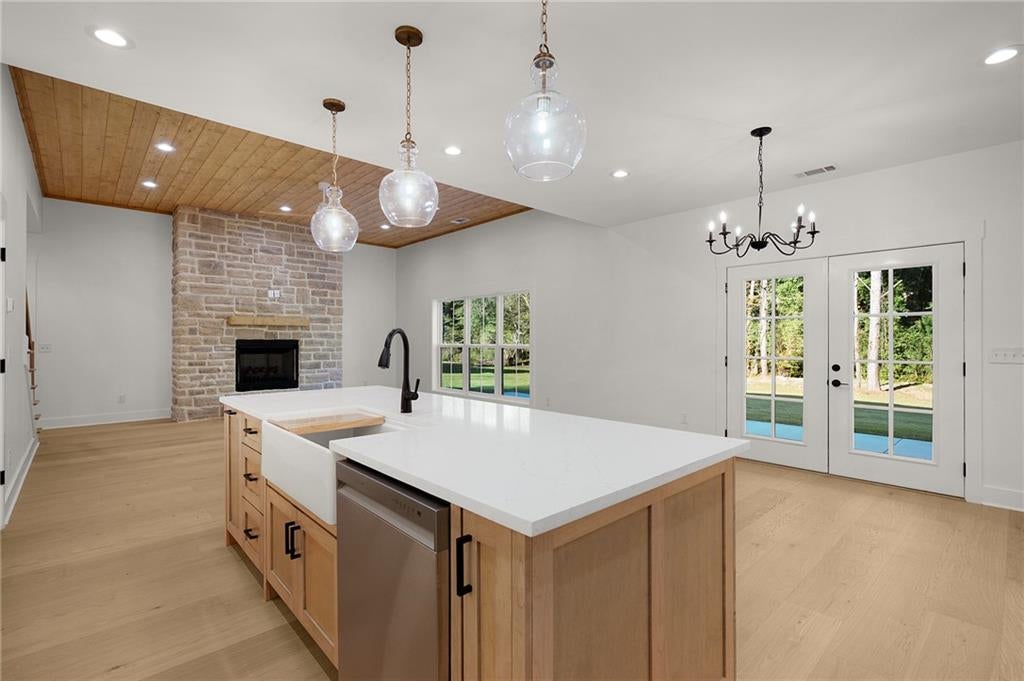 Calhoun, Georgia, 30701, United States, 4 Bedrooms Bedrooms, ,3 BathroomsBathrooms,Residential,For Sale,1979755